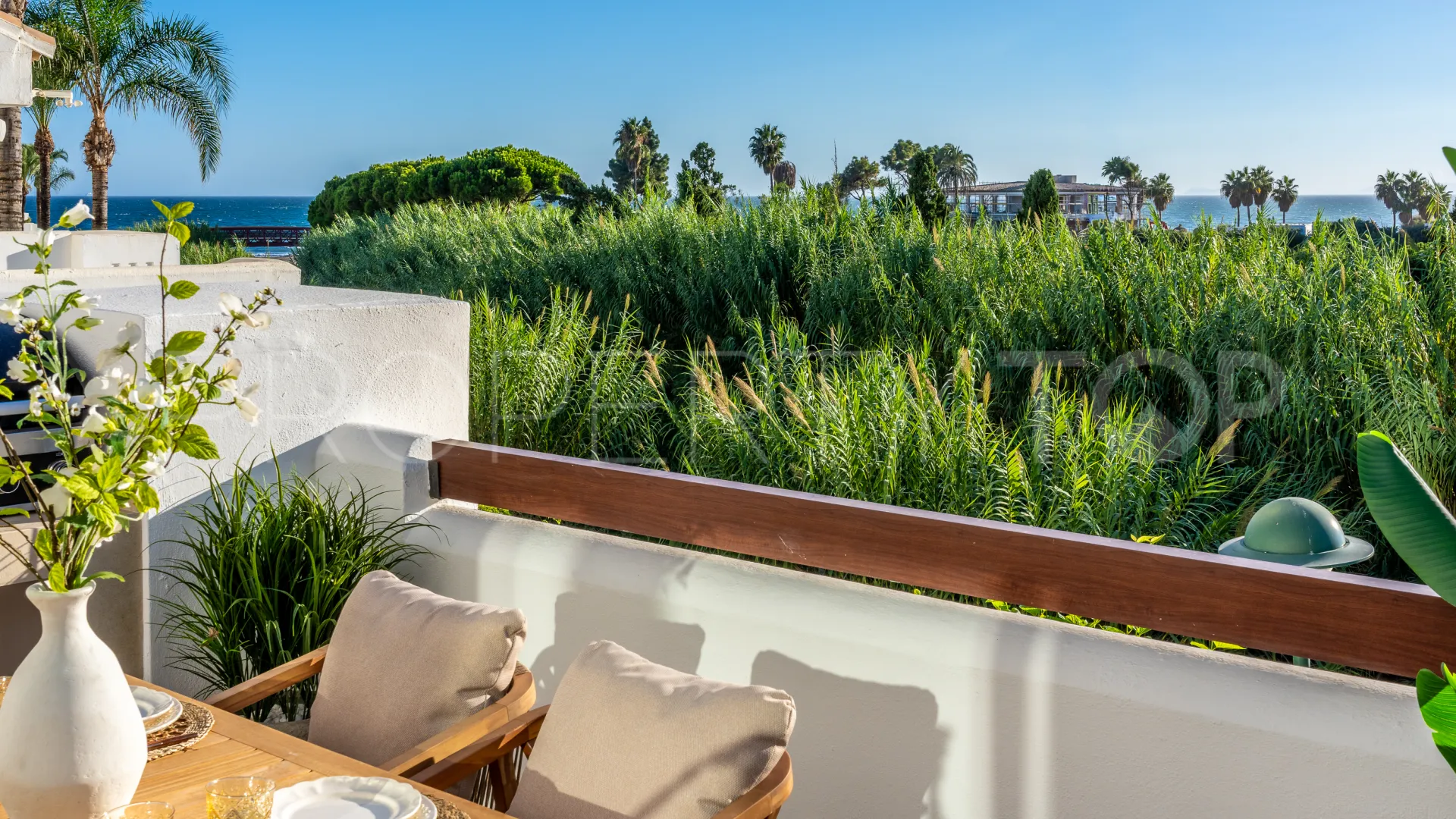 Apartamento en venta en Los Monteros Palm Beach con 3 dormitorios