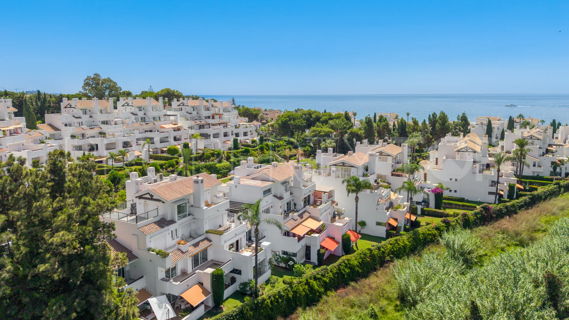 Apartamento en venta en Los Monteros Palm Beach con 3 dormitorios