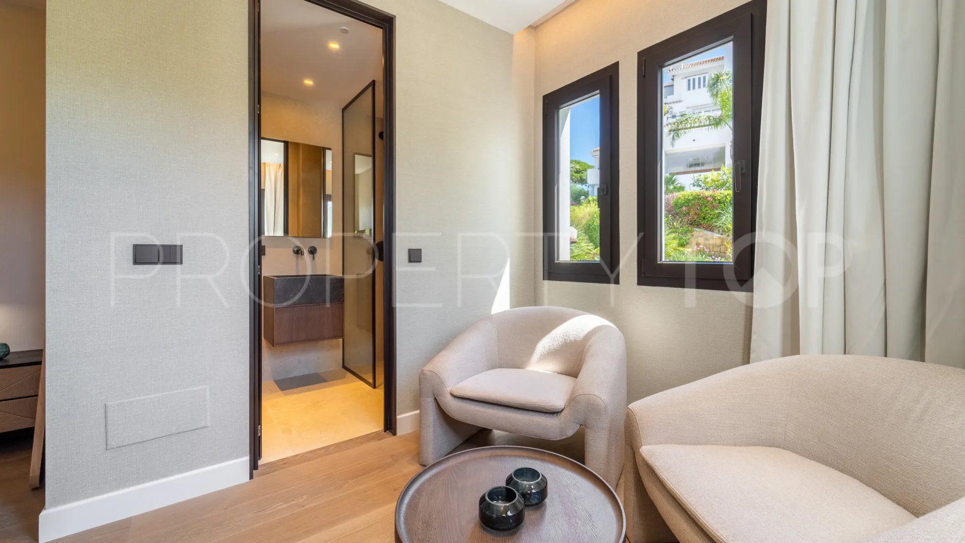 Apartamento en venta en Los Monteros Palm Beach con 3 dormitorios