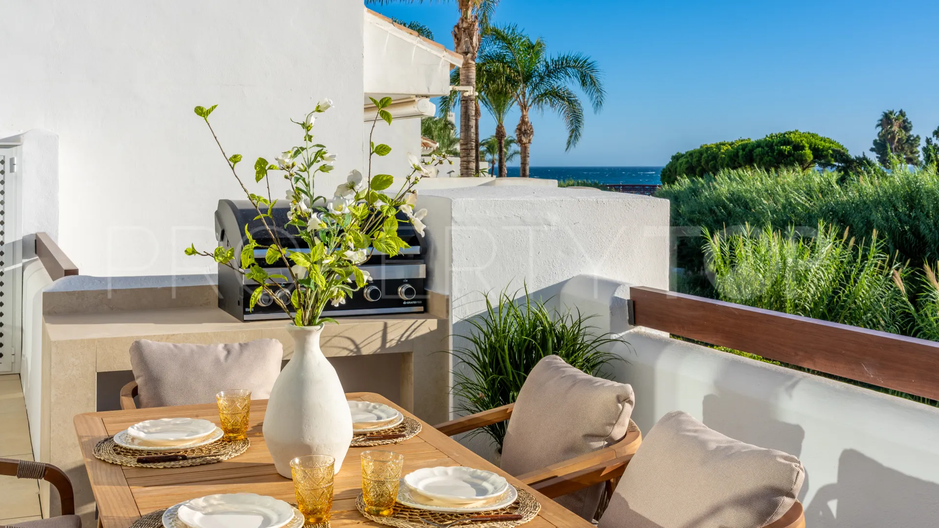 Apartamento en venta en Los Monteros Palm Beach con 3 dormitorios