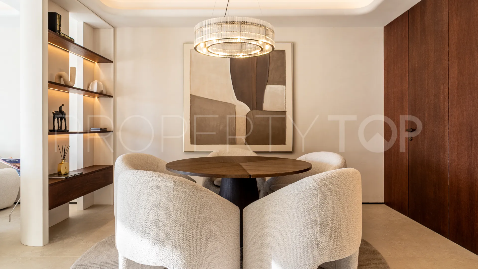 Apartamento en venta en Los Monteros Palm Beach con 3 dormitorios
