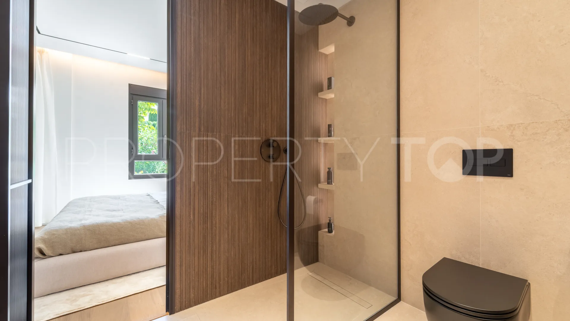 Apartamento en venta en Los Monteros Palm Beach con 3 dormitorios
