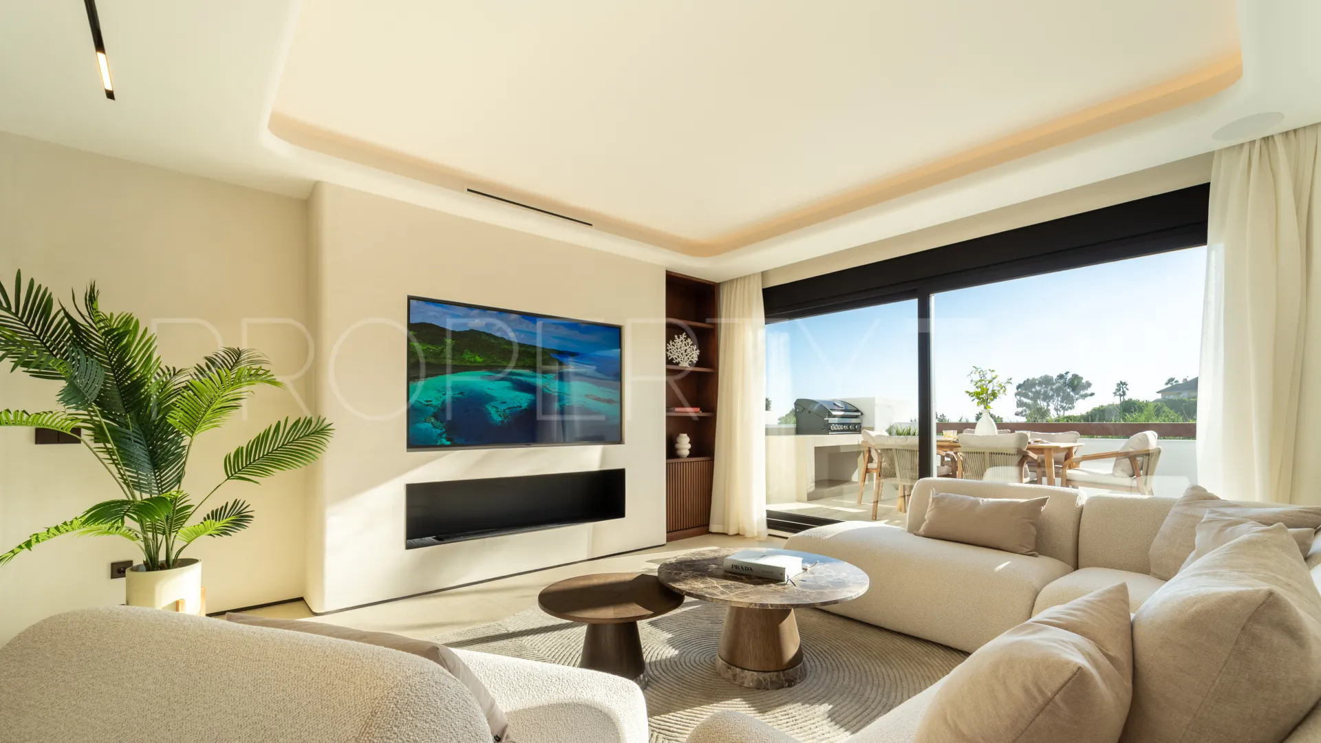 Apartamento en venta en Los Monteros Palm Beach con 3 dormitorios