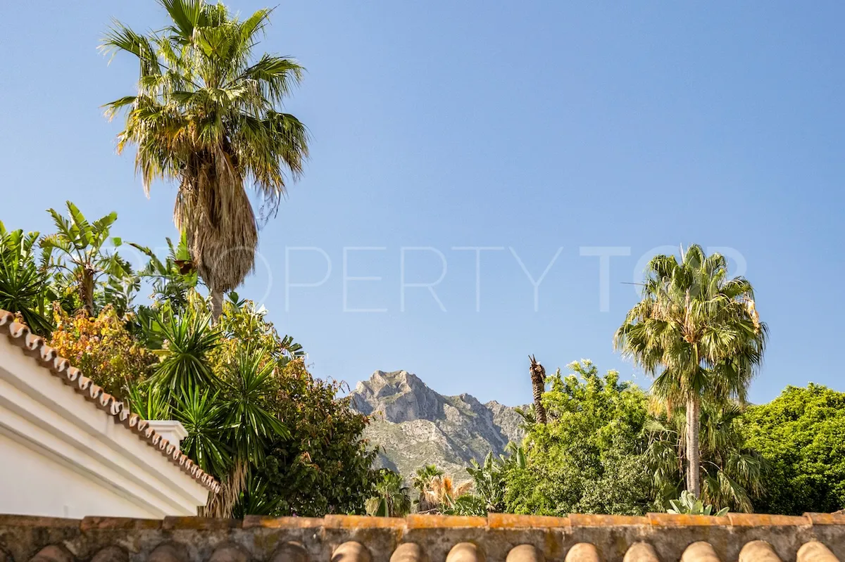 Villa a la venta en Rocio de Nagüeles con 5 dormitorios