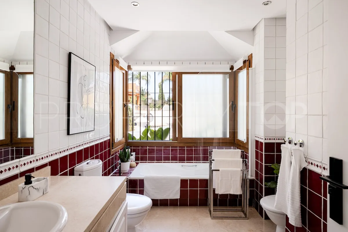 Villa a la venta en Rocio de Nagüeles con 5 dormitorios