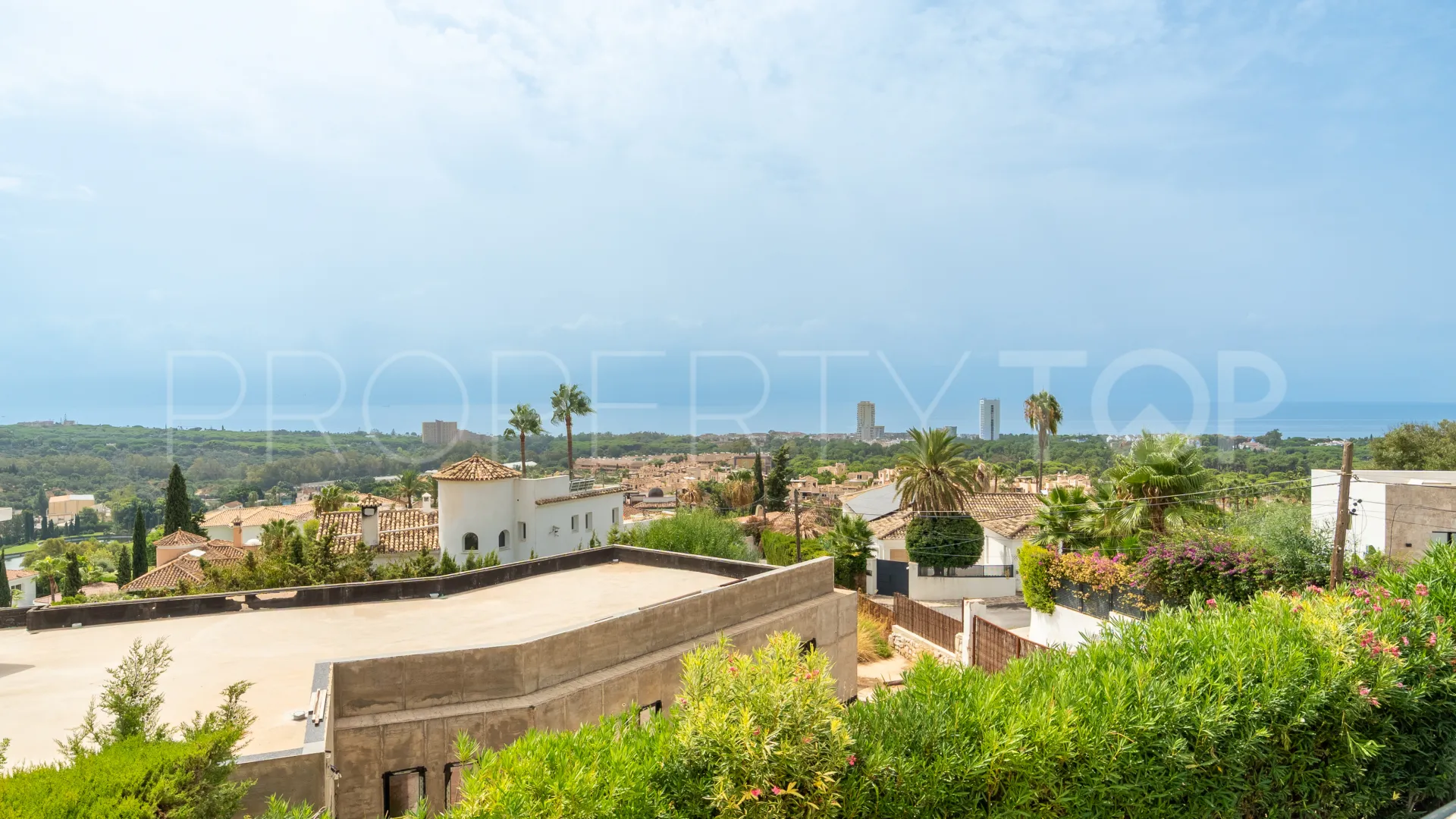 Elviria, villa de 4 dormitorios en venta