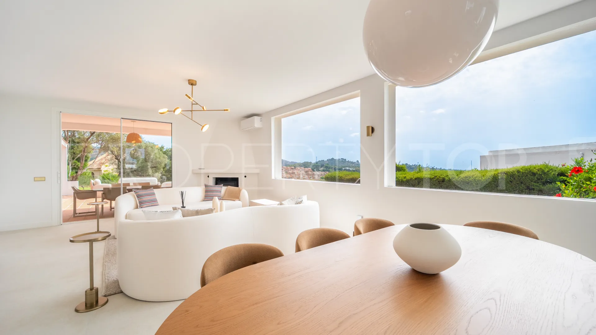 Elviria, villa de 4 dormitorios en venta