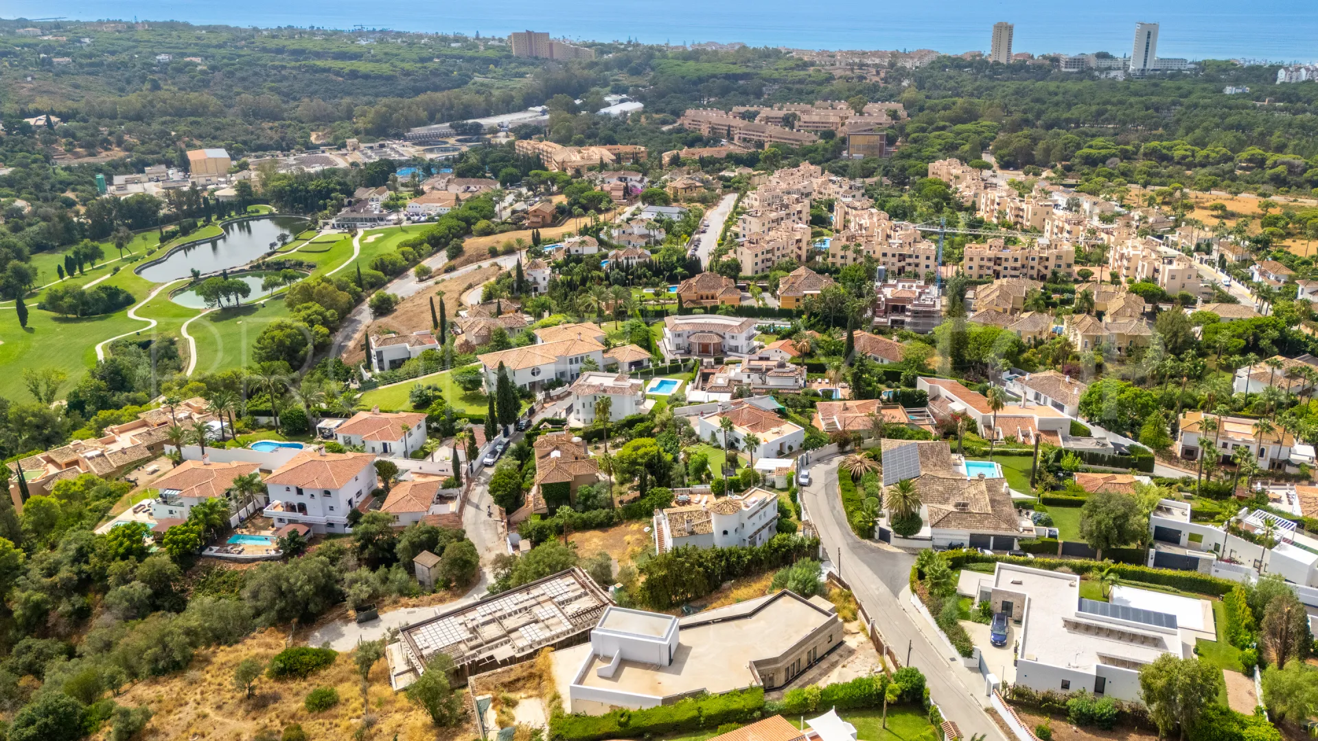Elviria, villa de 4 dormitorios en venta