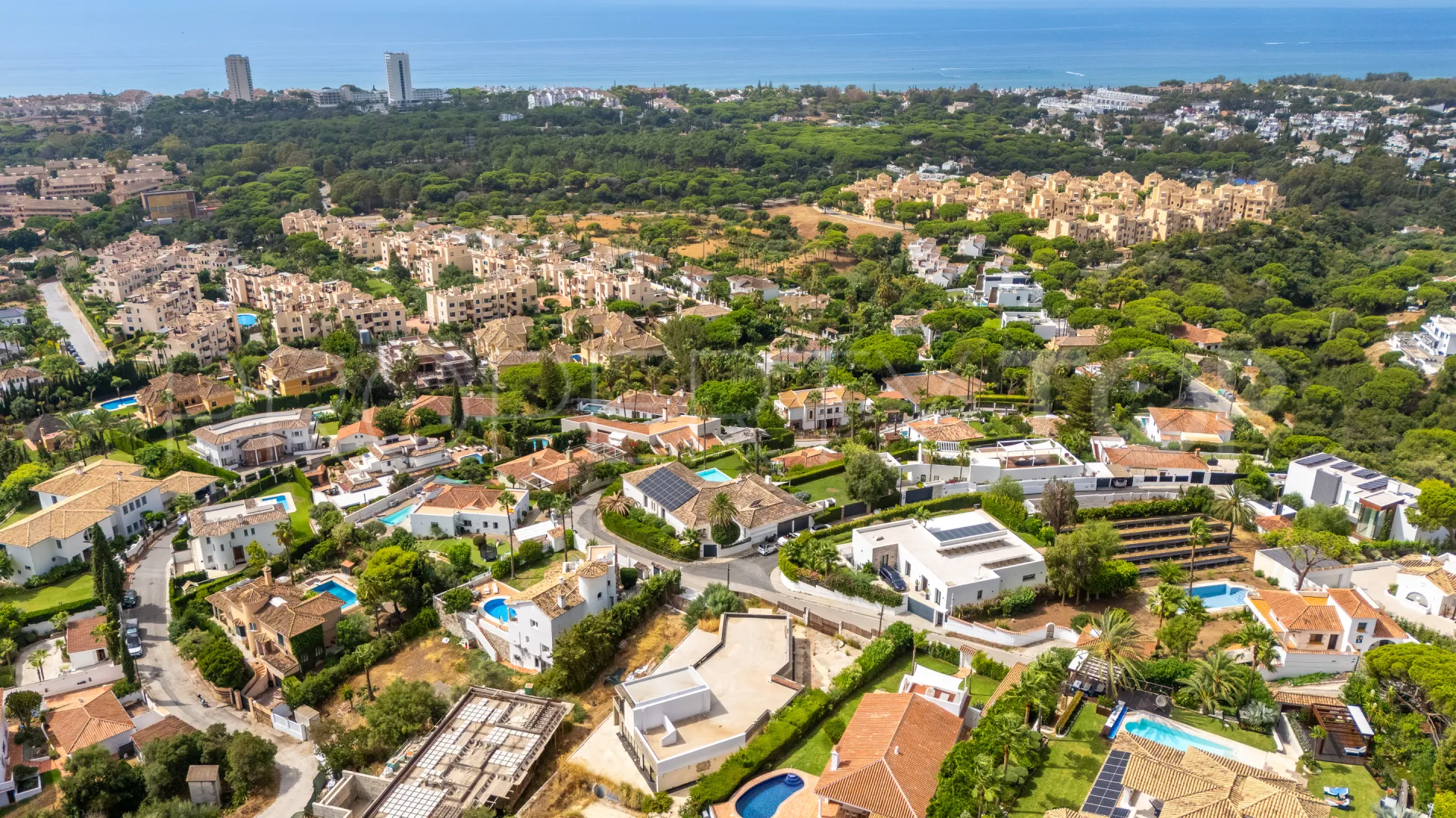 Elviria, villa de 4 dormitorios en venta