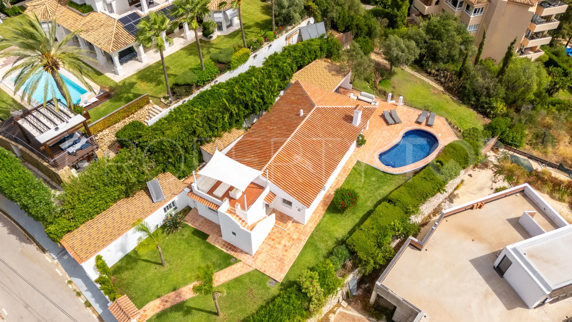 Elviria, villa de 4 dormitorios en venta