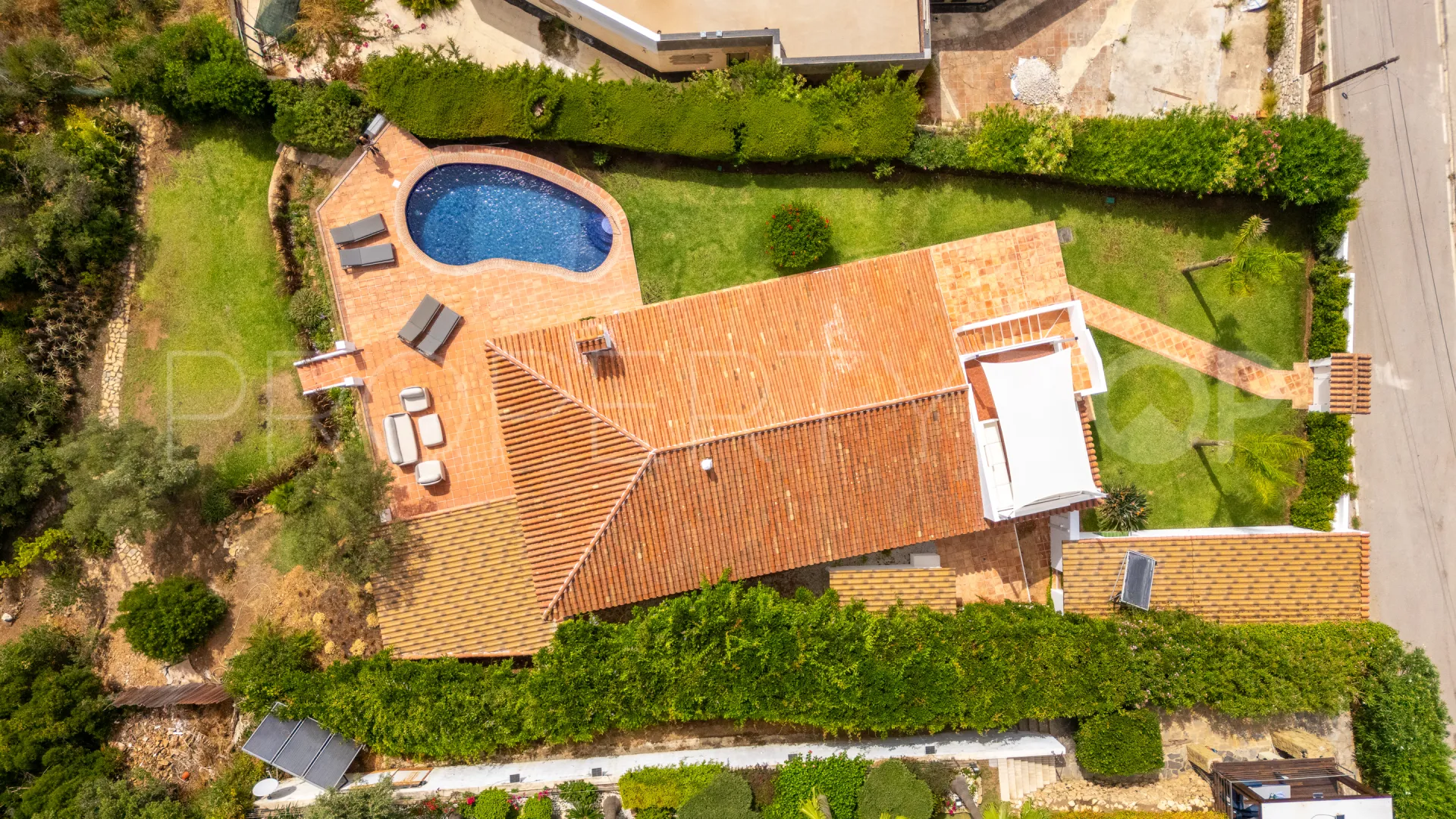 Elviria, villa de 4 dormitorios en venta