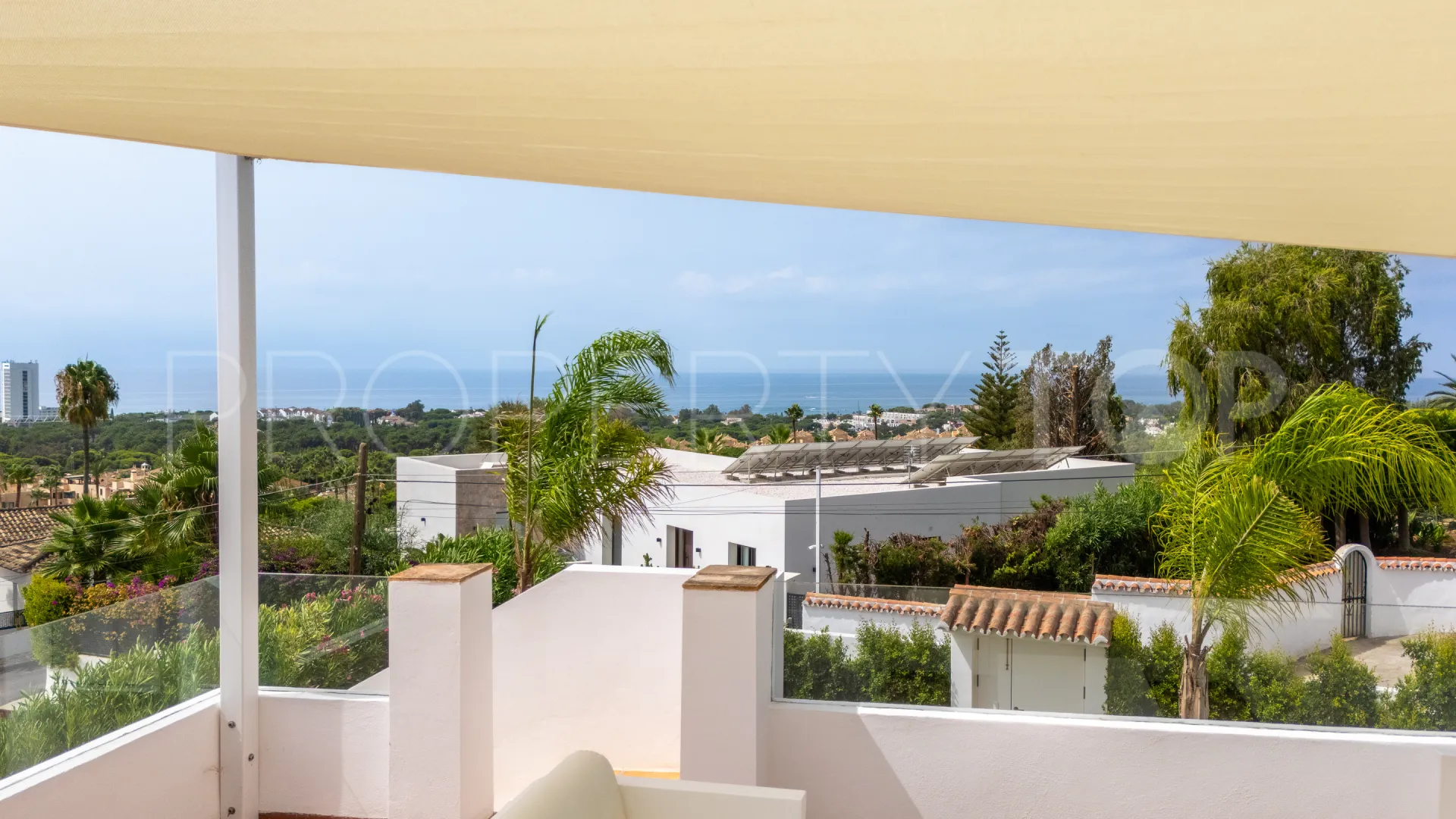 Elviria, villa de 4 dormitorios en venta