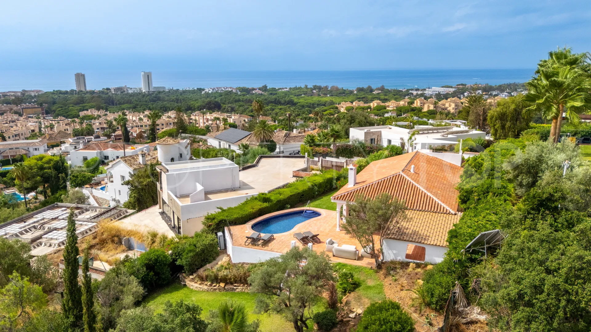 Elviria, villa de 4 dormitorios en venta