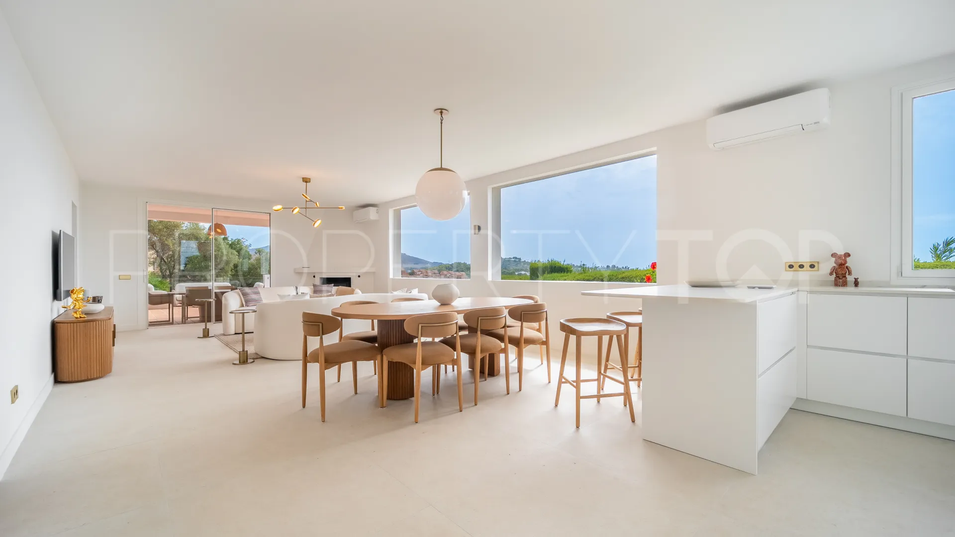 Elviria, villa de 4 dormitorios en venta