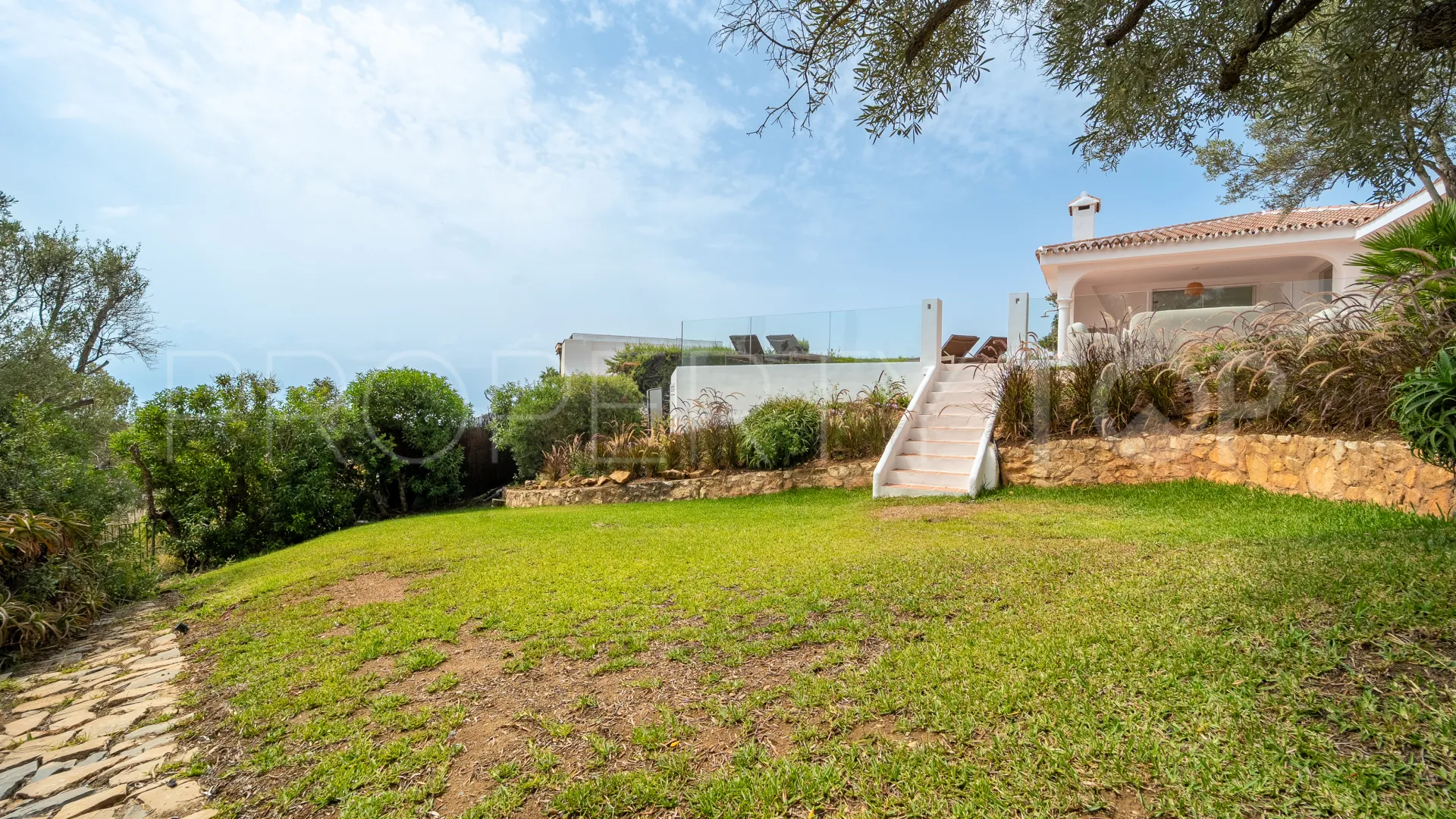 Elviria, villa de 4 dormitorios en venta