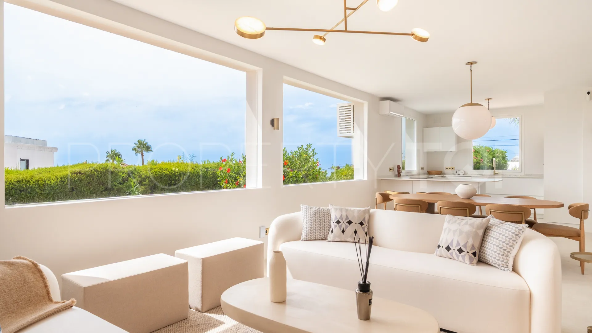 Elviria, villa de 4 dormitorios en venta