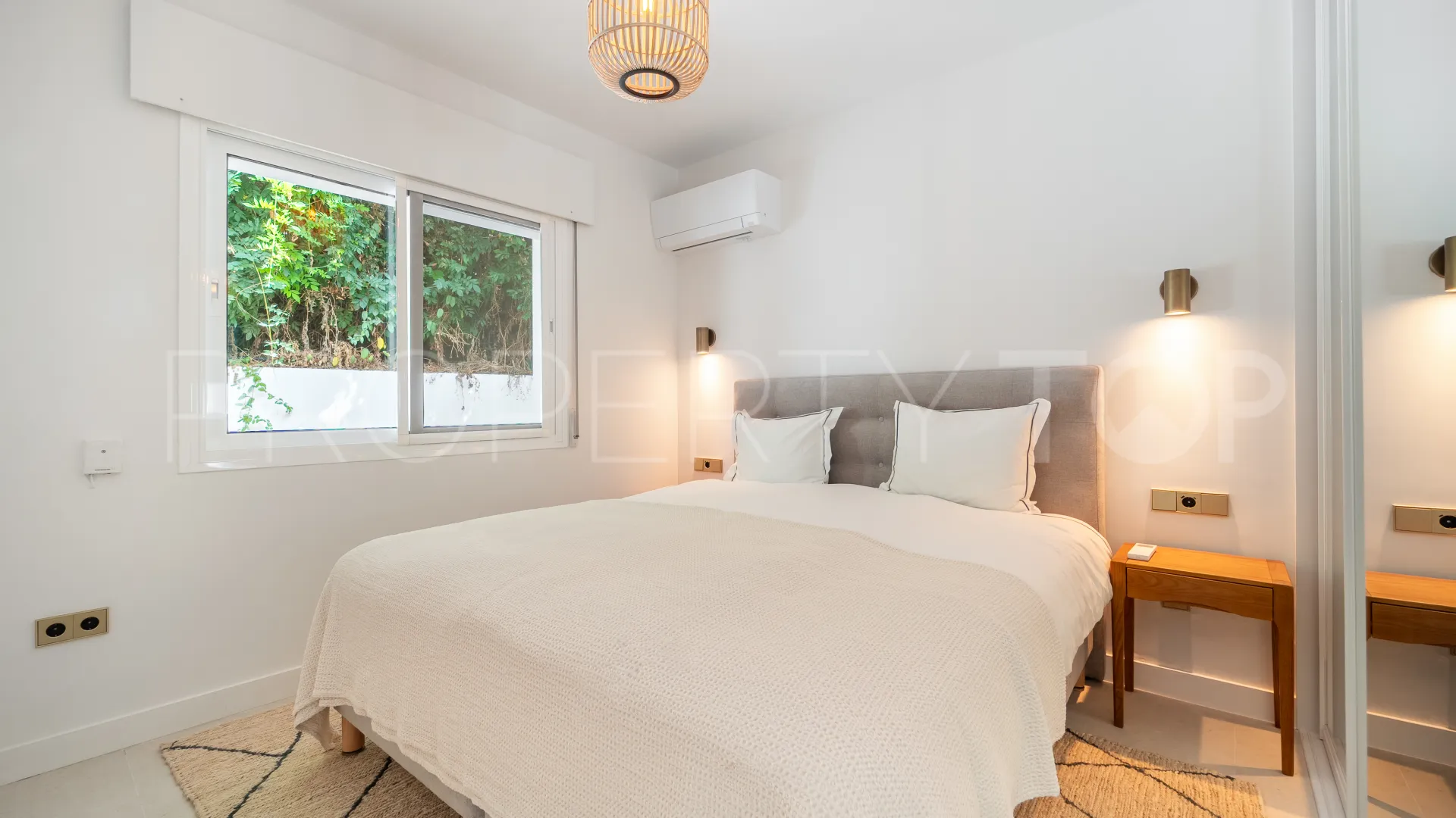Elviria, villa de 4 dormitorios en venta