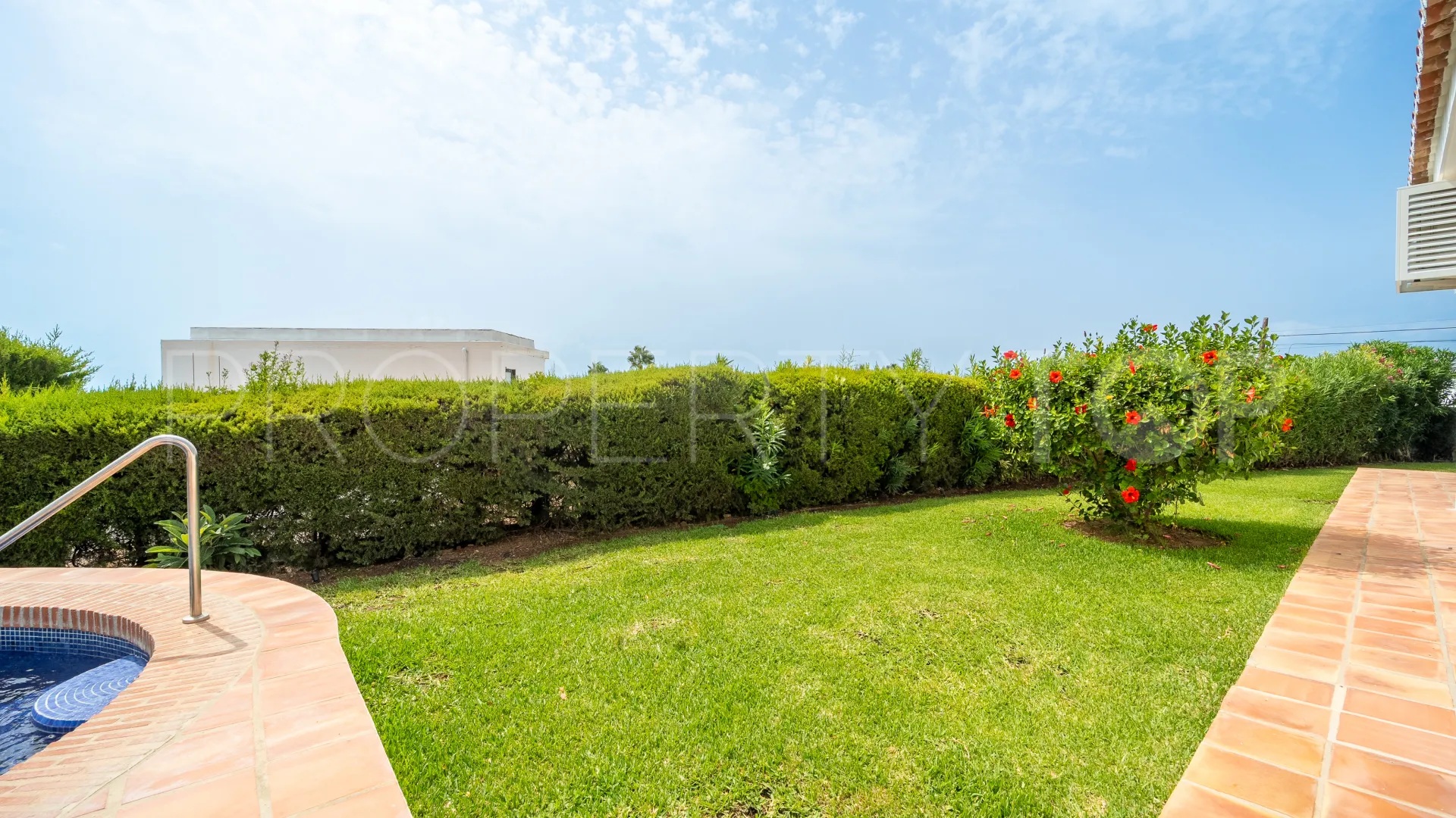 Elviria, villa de 4 dormitorios en venta