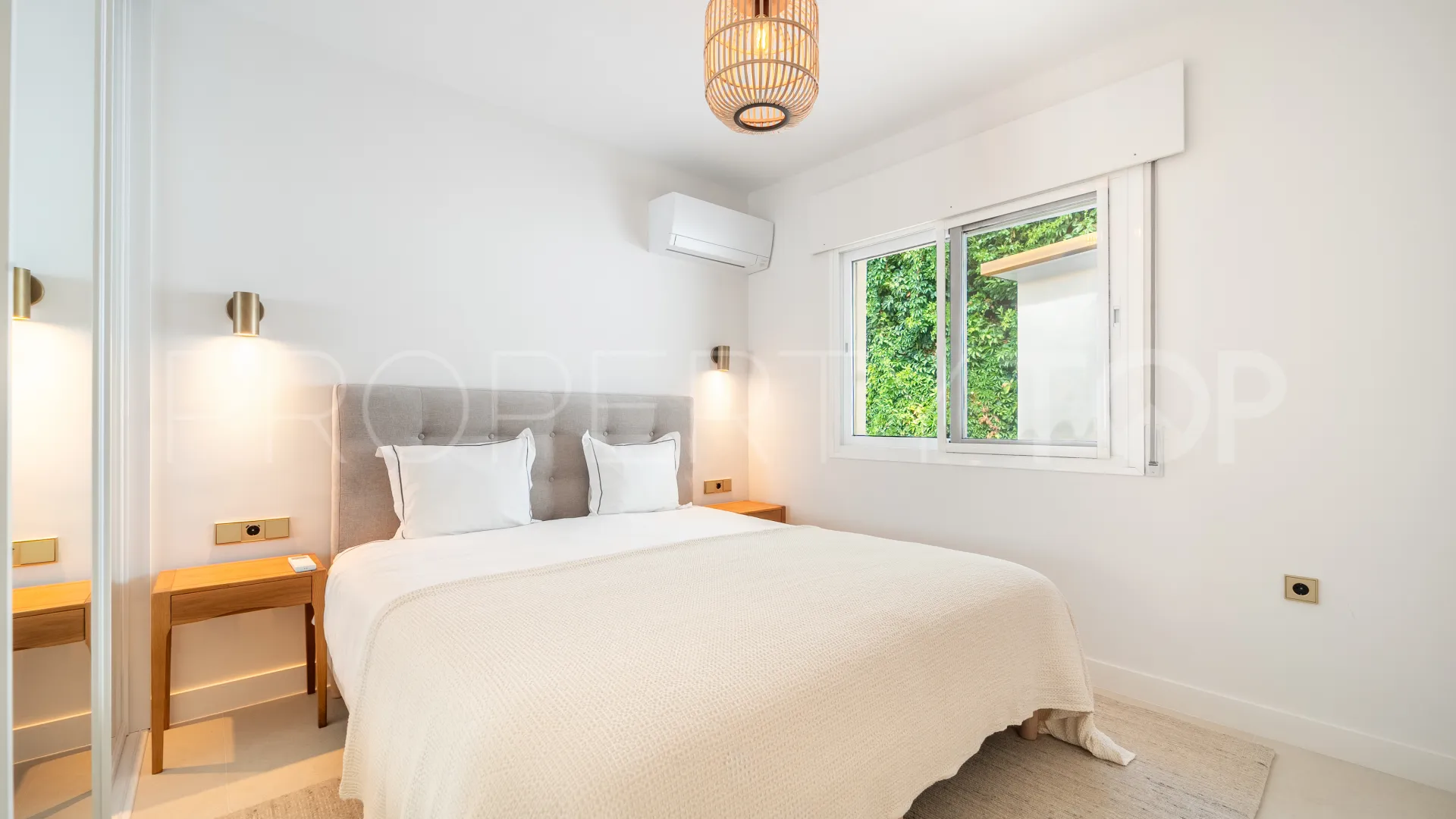 Elviria, villa de 4 dormitorios en venta