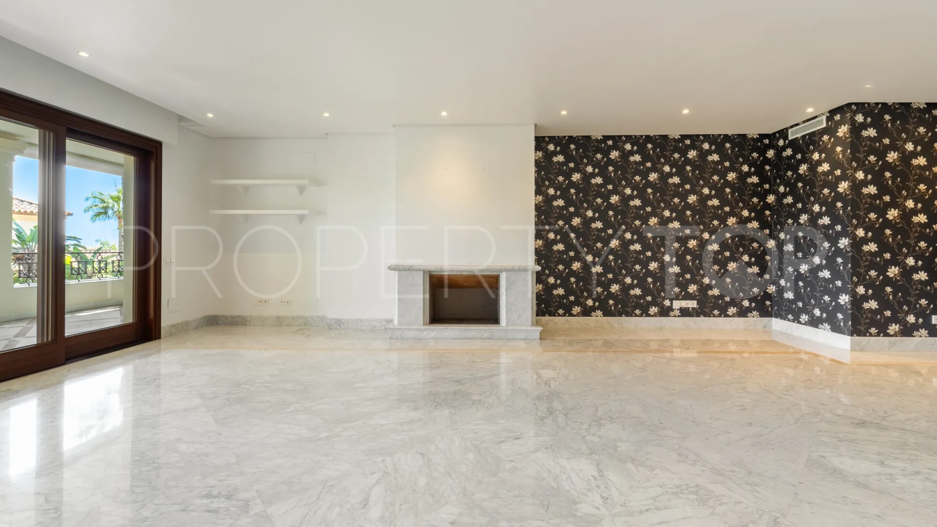 Apartamento en venta en Los Monteros Playa