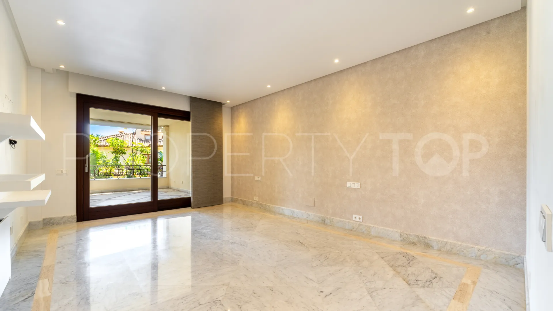 Apartamento en venta en Los Monteros Playa