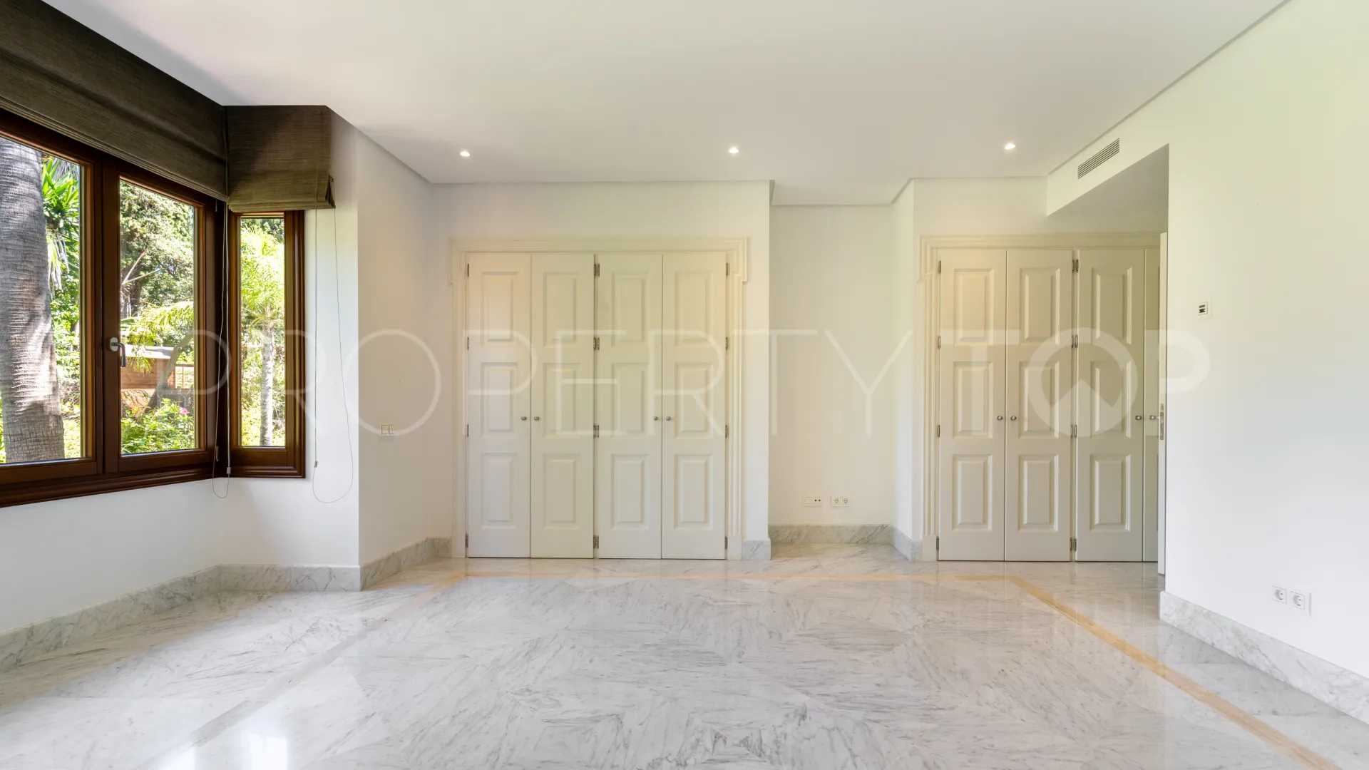 Apartamento en venta en Los Monteros Playa