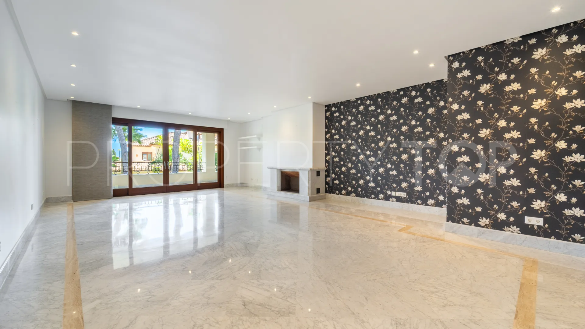 Apartamento en venta en Los Monteros Playa