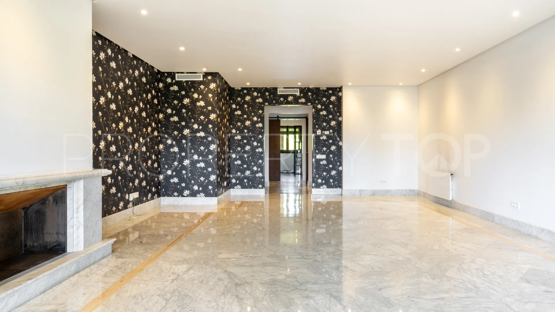 Apartamento en venta en Los Monteros Playa