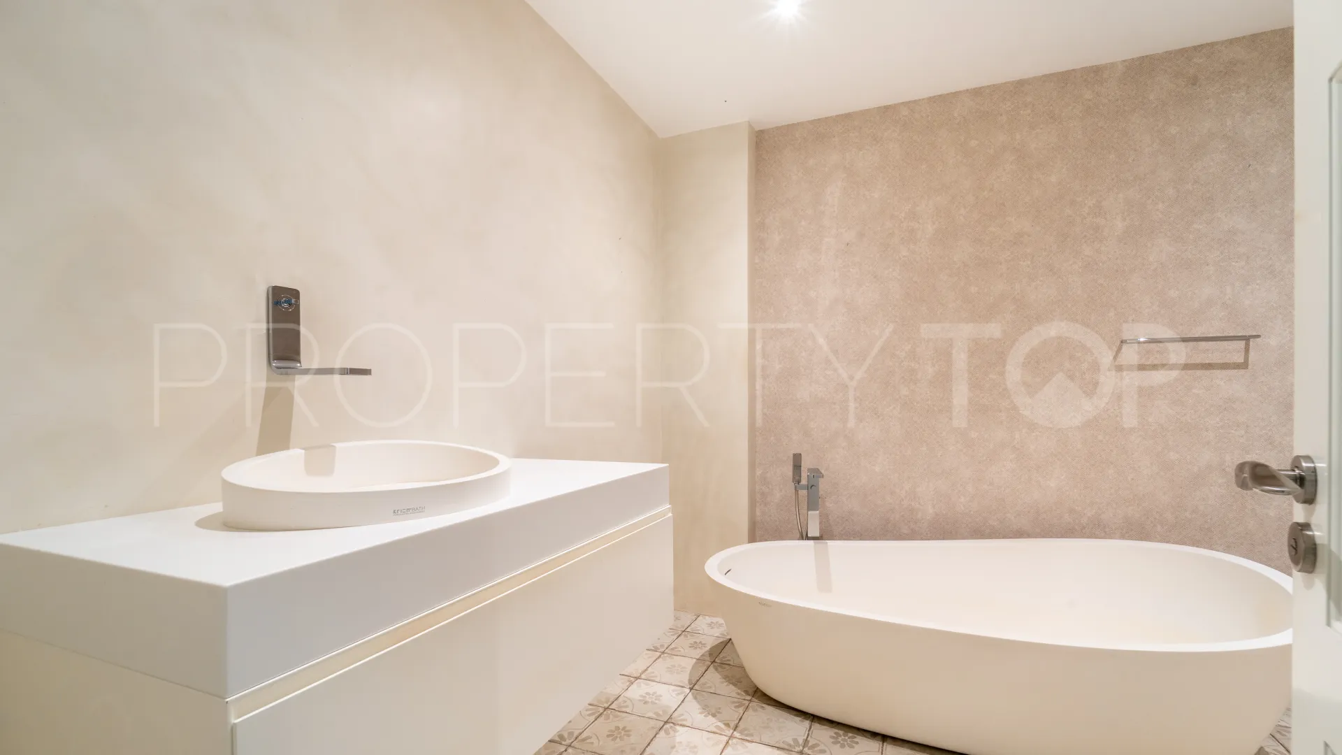 Apartamento en venta en Los Monteros Playa