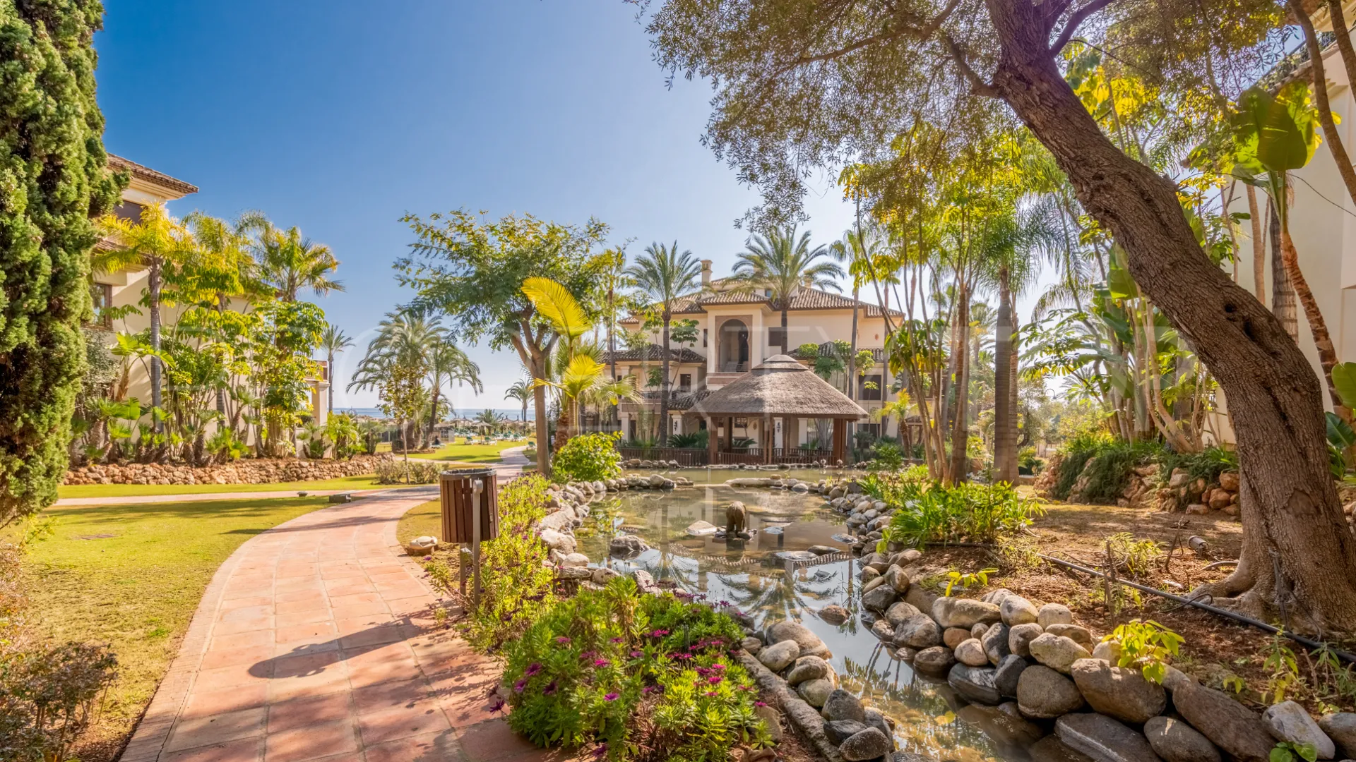 Apartamento en venta en Los Monteros Playa