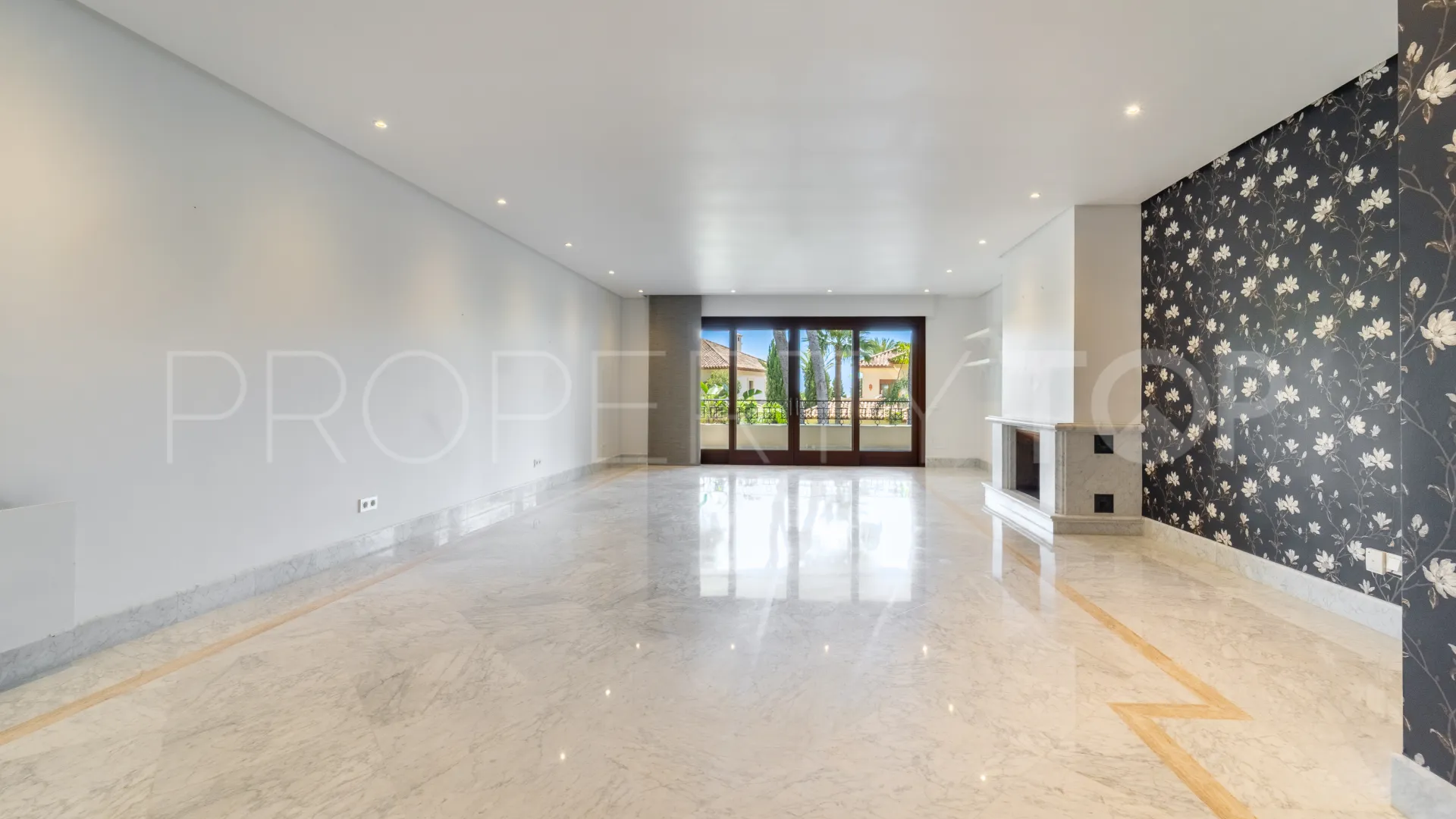 Apartamento en venta en Los Monteros Playa