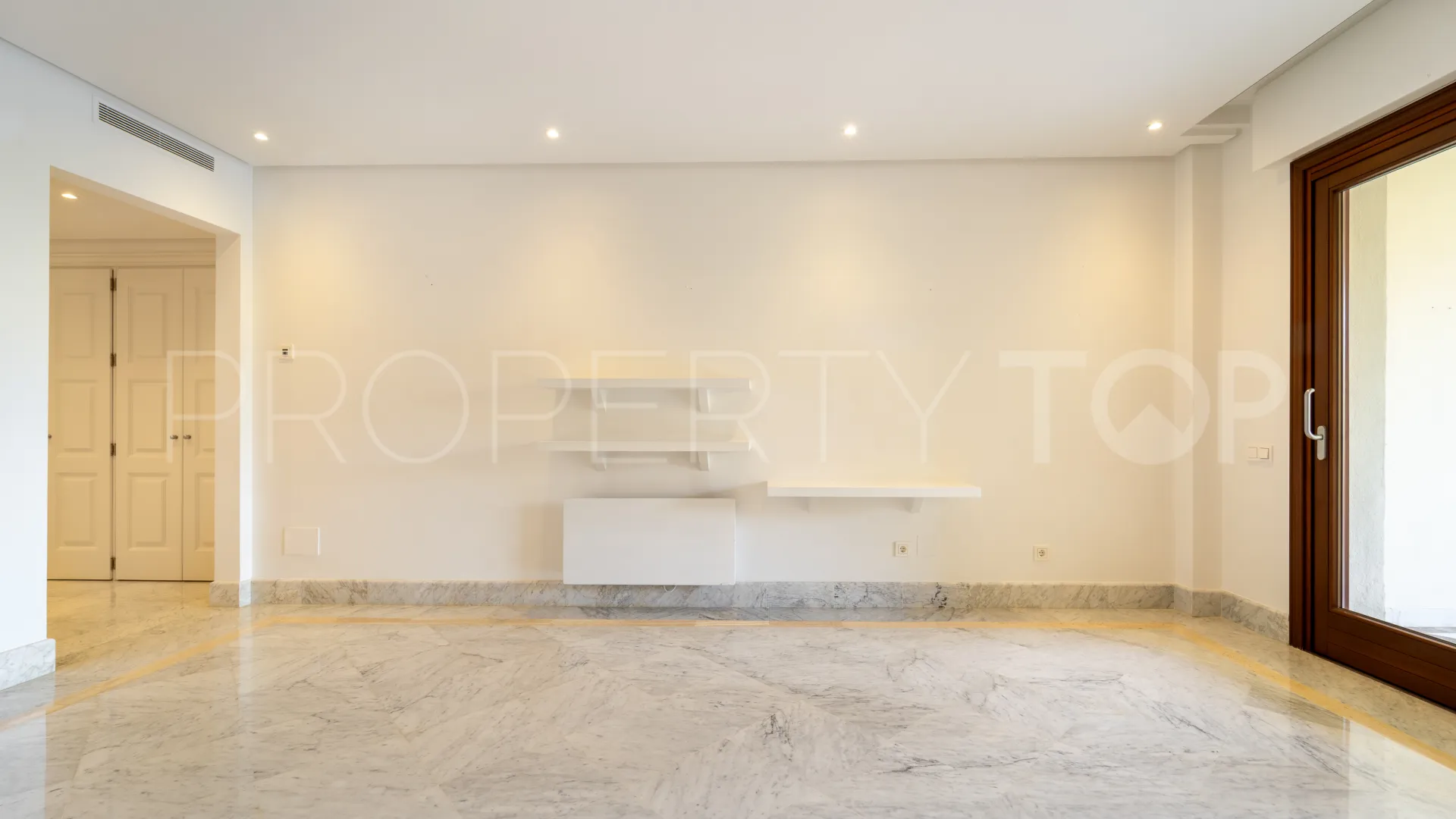 Apartamento en venta en Los Monteros Playa