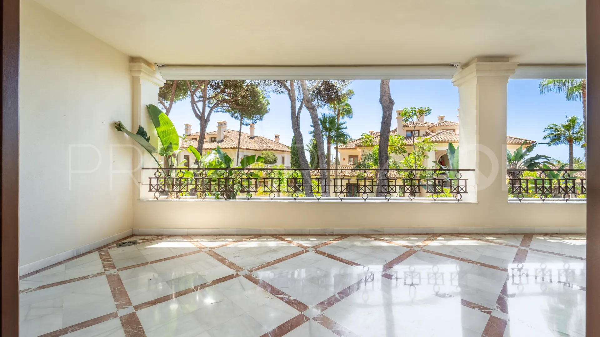 Apartamento en venta en Los Monteros Playa
