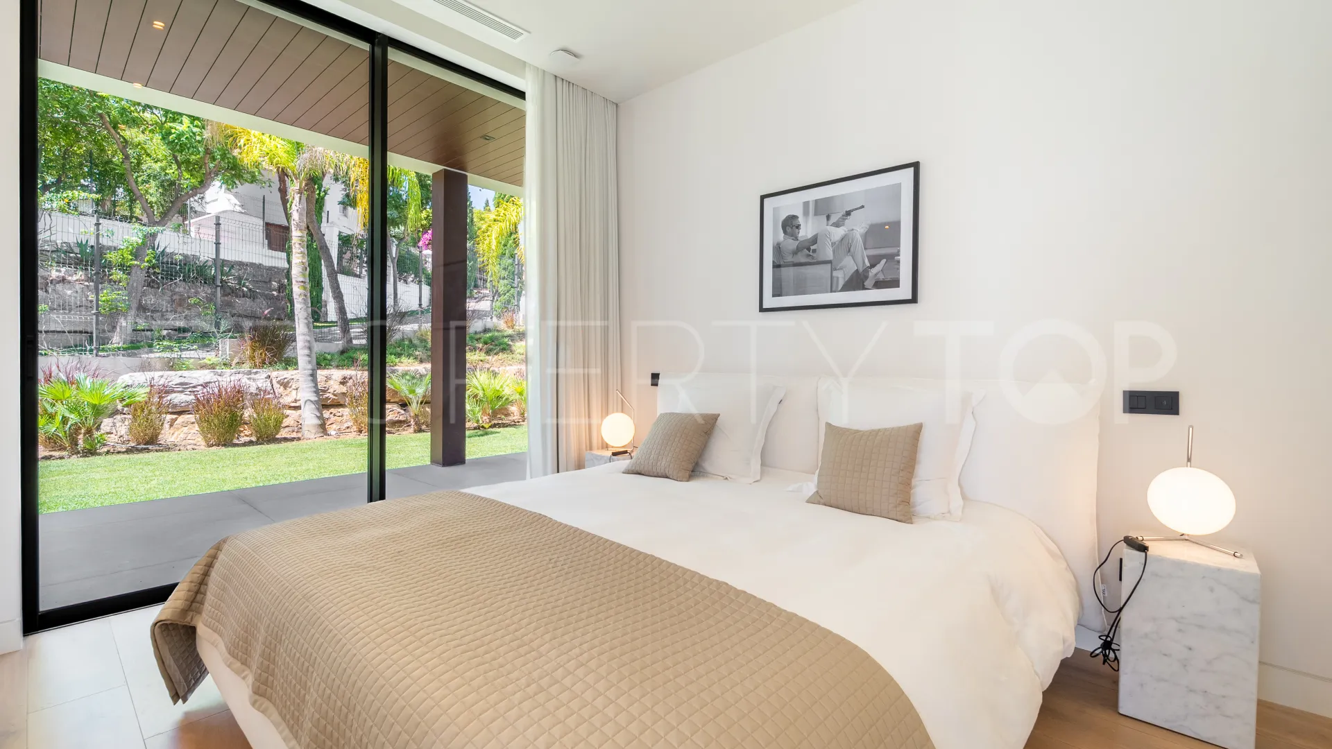 Villa en venta en Los Flamingos con 5 dormitorios