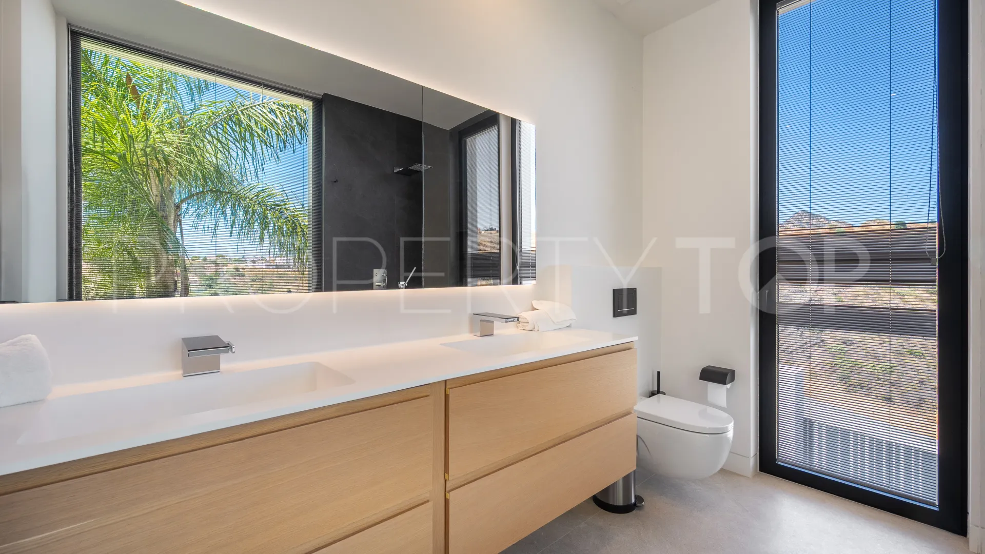 Villa en venta en Los Flamingos con 5 dormitorios