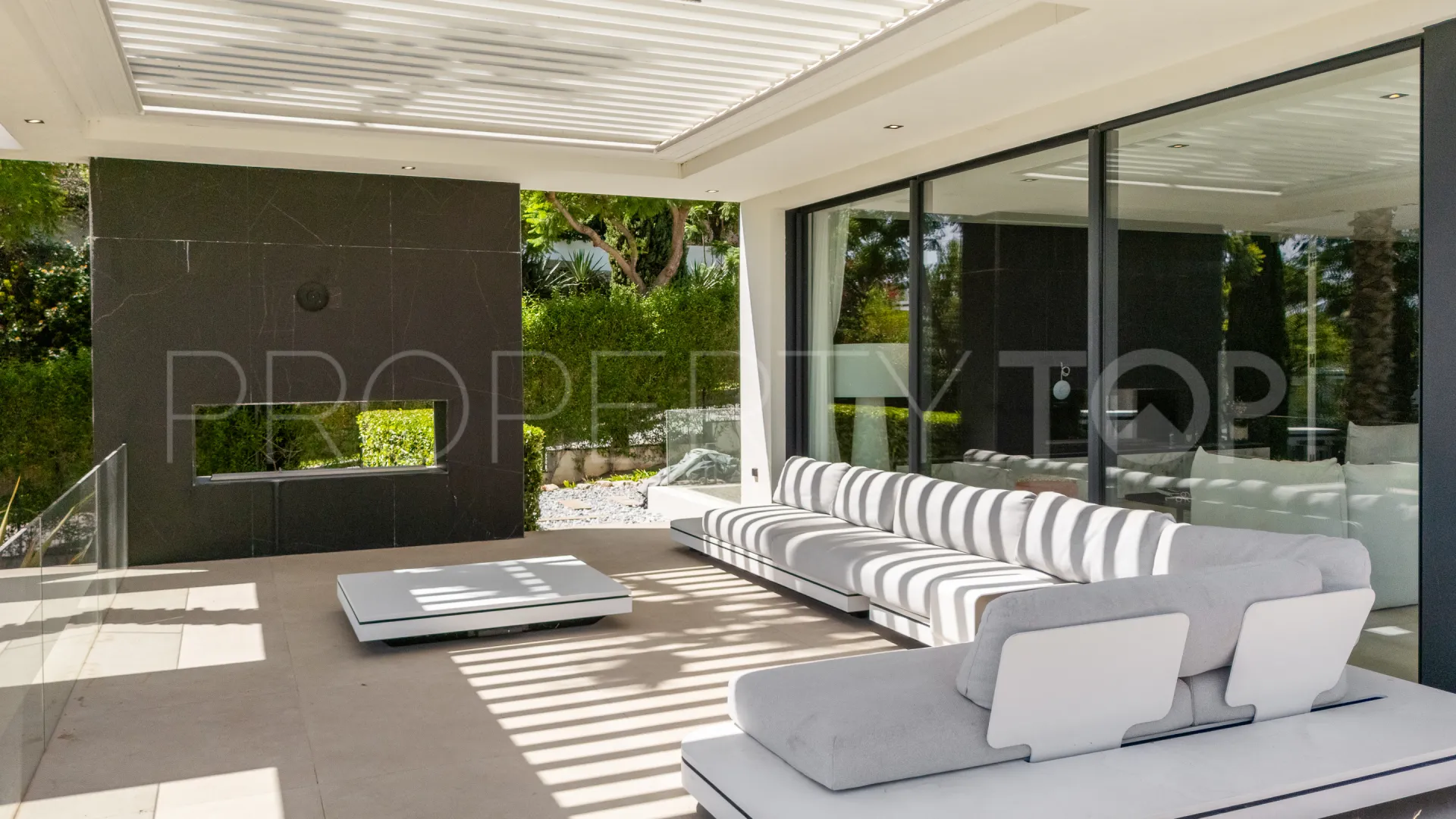 Villa en venta en Los Flamingos con 5 dormitorios