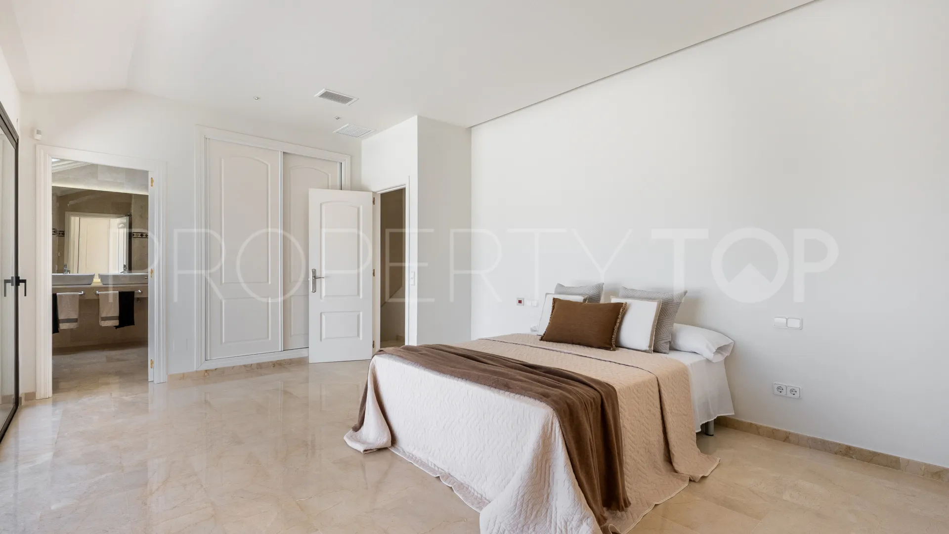 Duplex penthouse for sale in Vista Golf