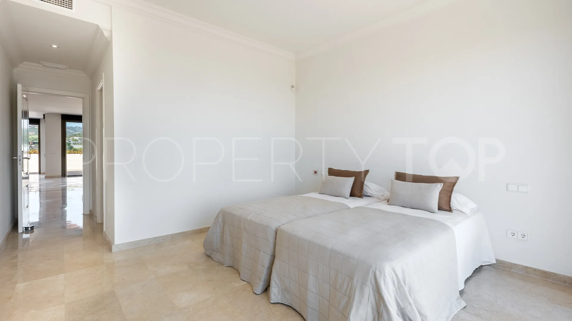 Duplex penthouse for sale in Vista Golf