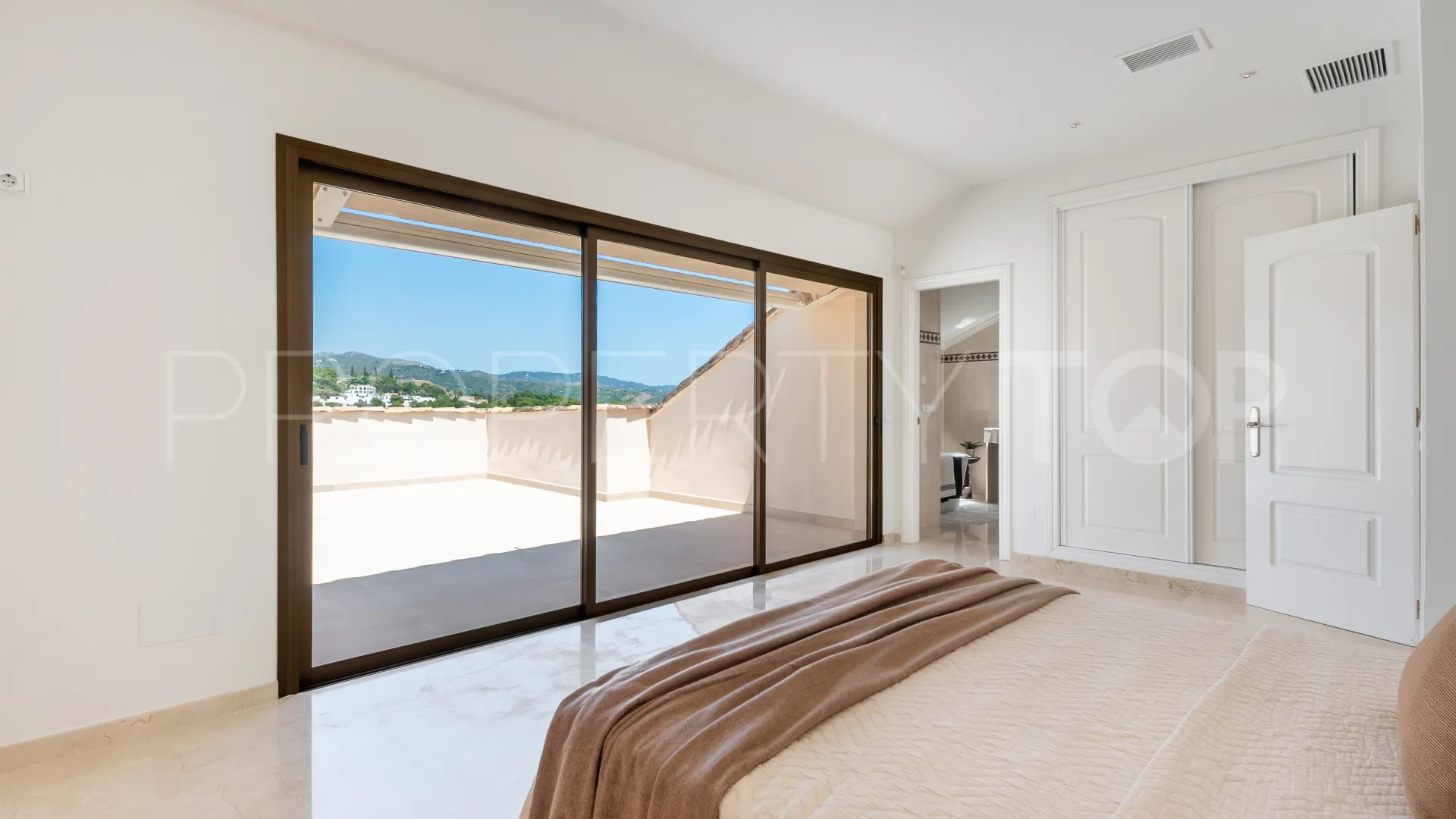 Duplex penthouse for sale in Vista Golf