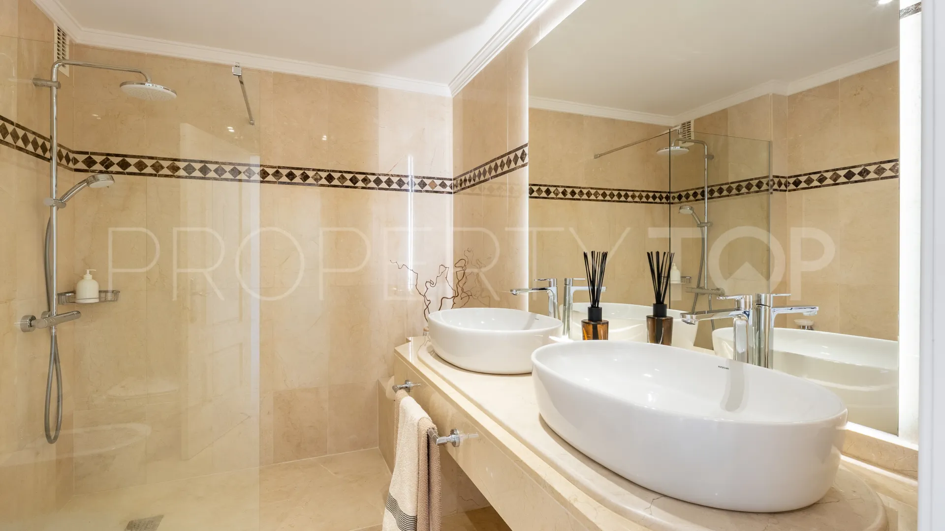 Duplex penthouse for sale in Vista Golf