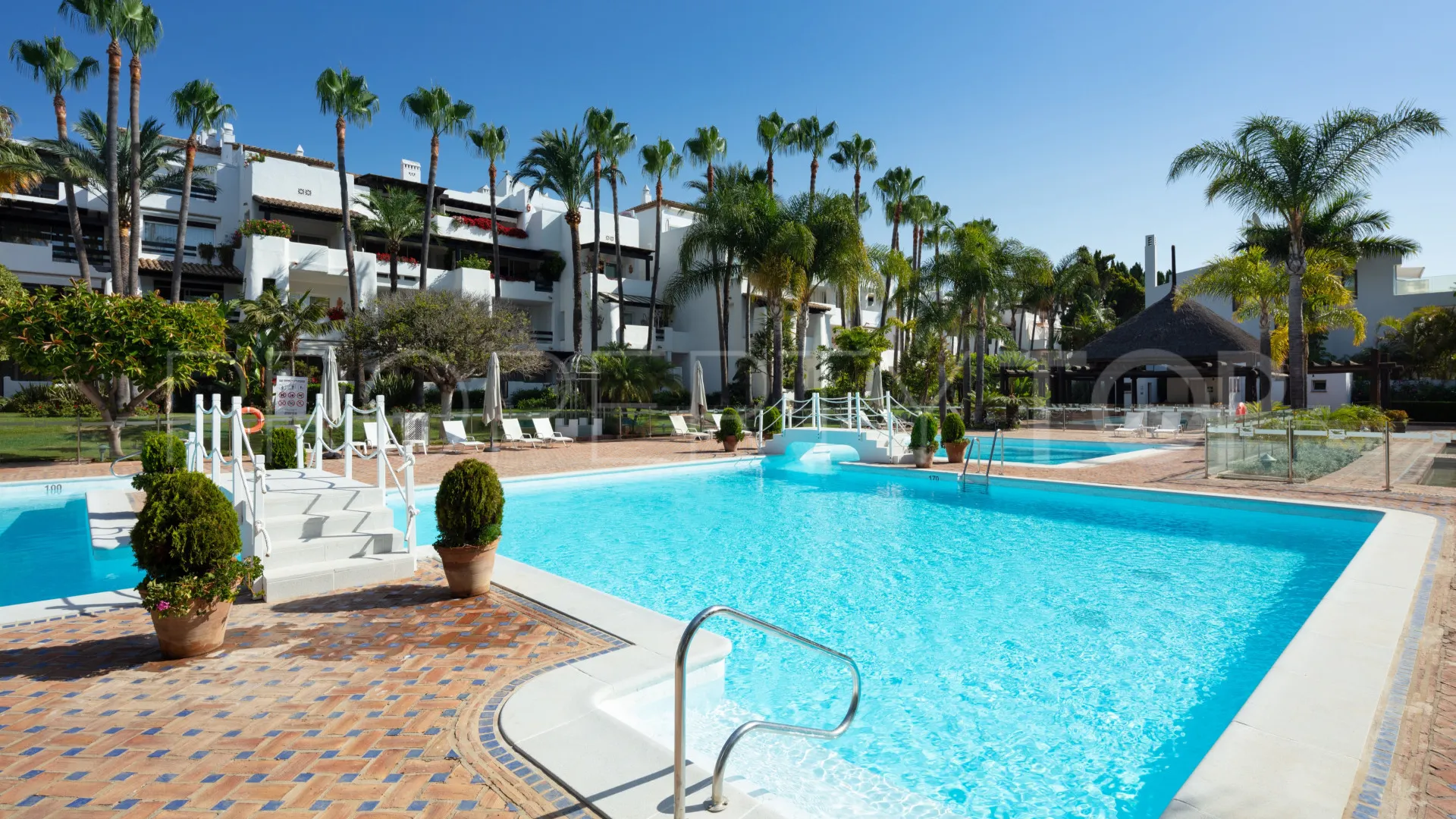 Apartment for sale in Marina Puente Romano