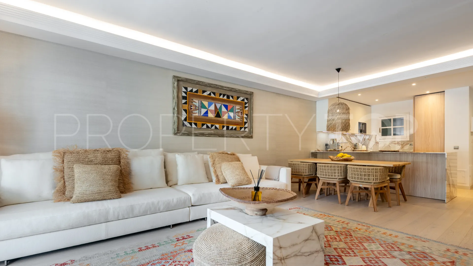 Ground floor apartment for sale in Puente Romano II with 2 bedrooms