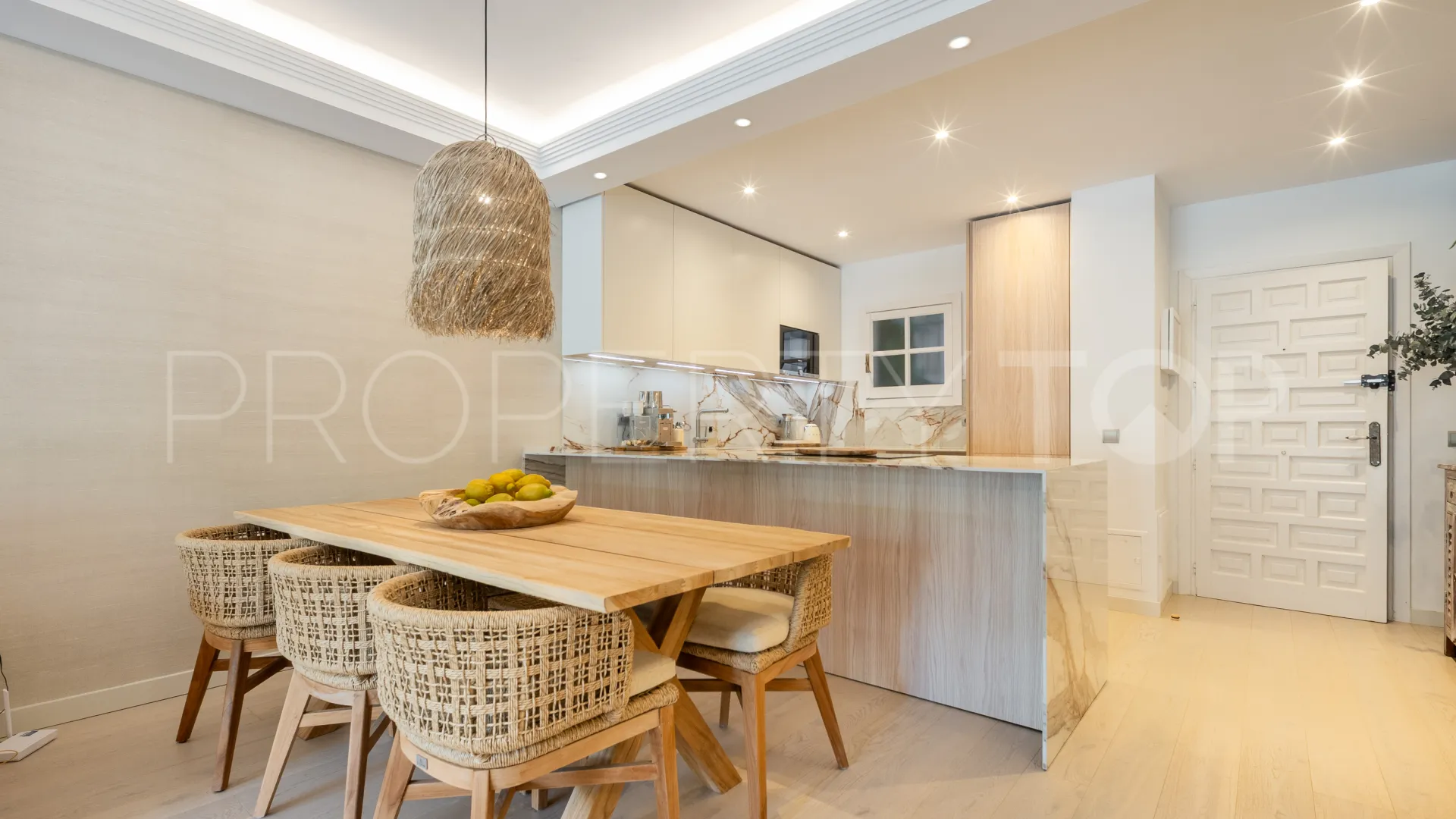 Ground floor apartment for sale in Puente Romano II with 2 bedrooms