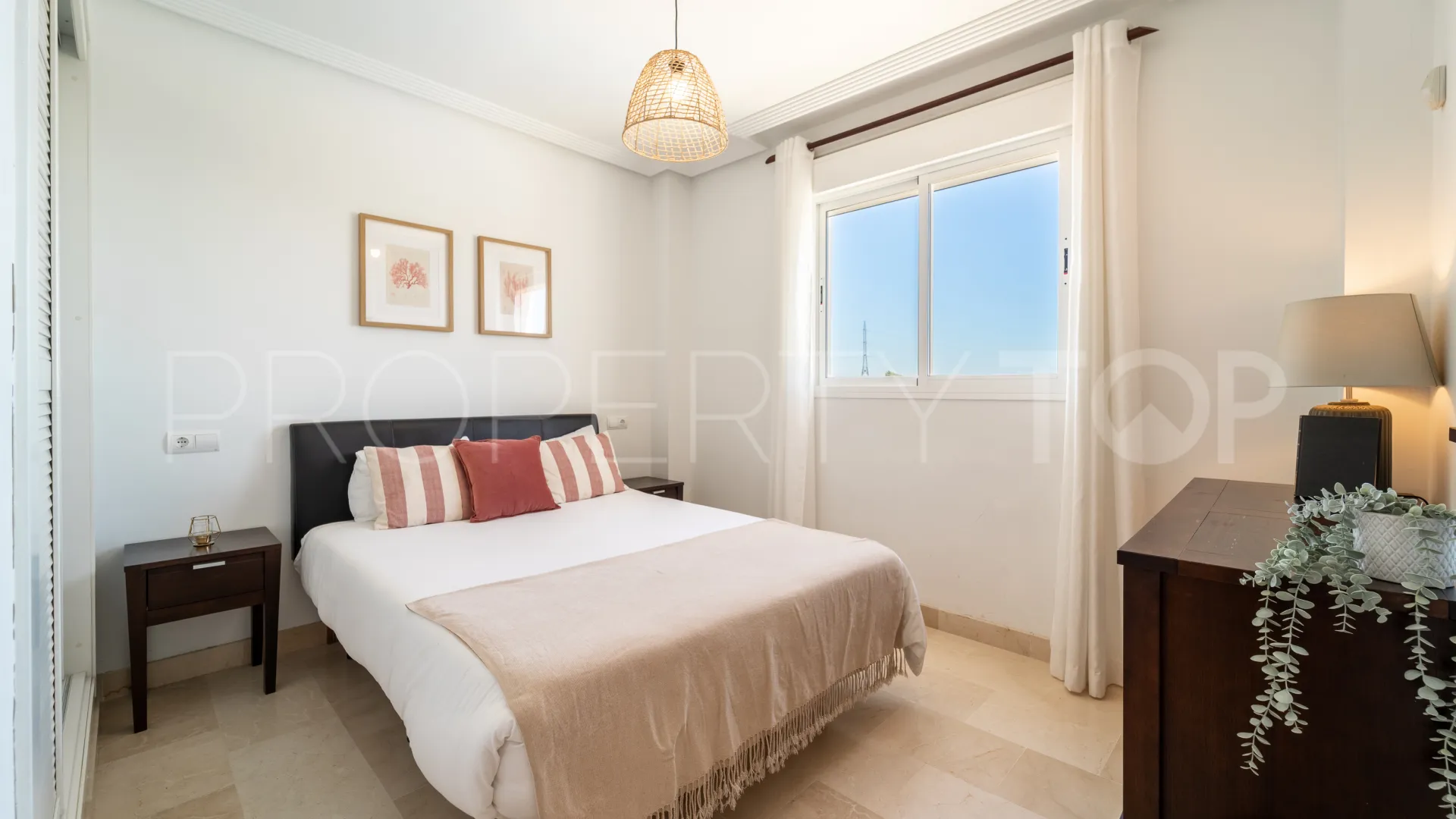 Penthouse for sale in Las Encinas with 2 bedrooms