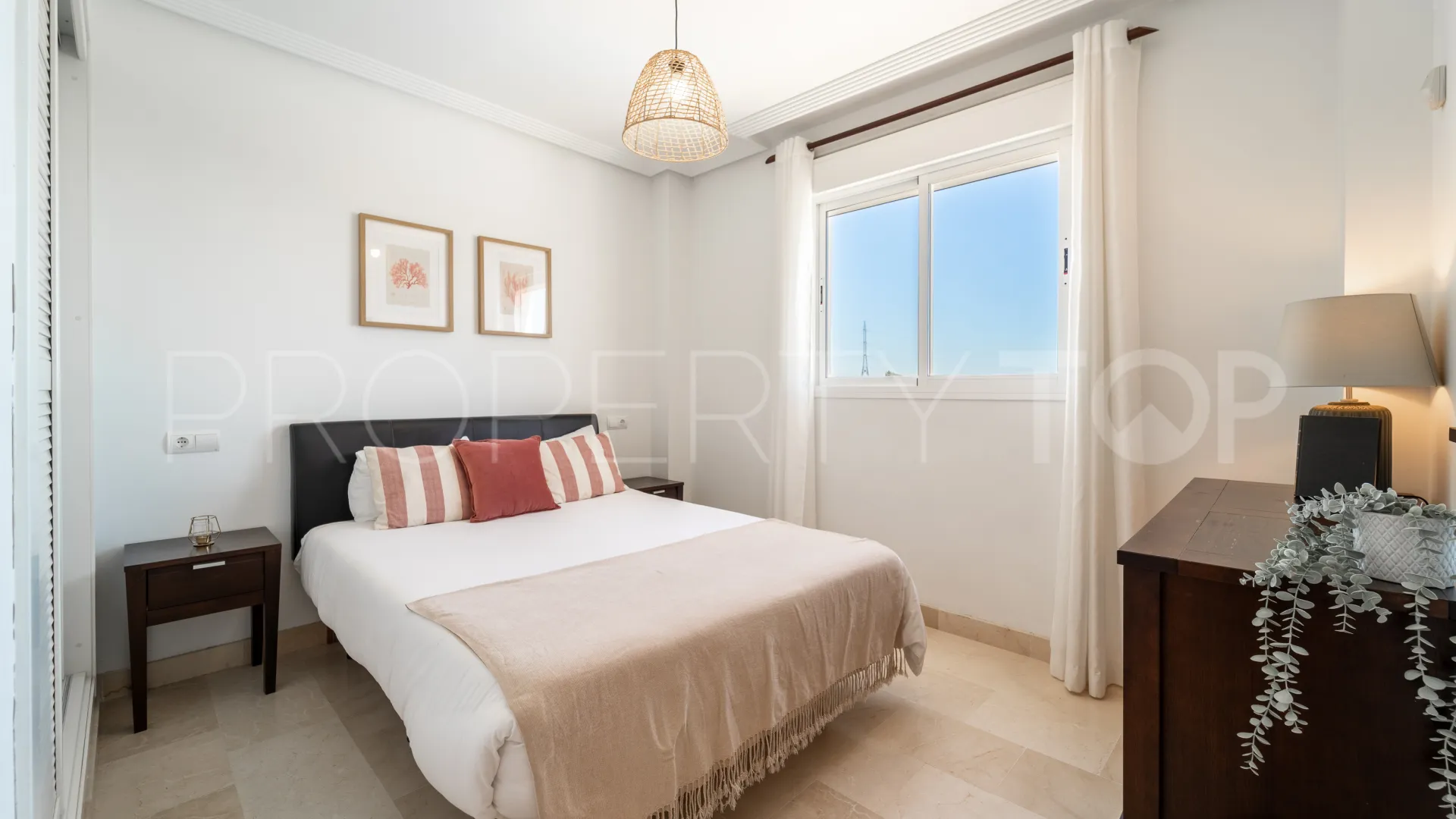 Penthouse for sale in Las Encinas with 2 bedrooms