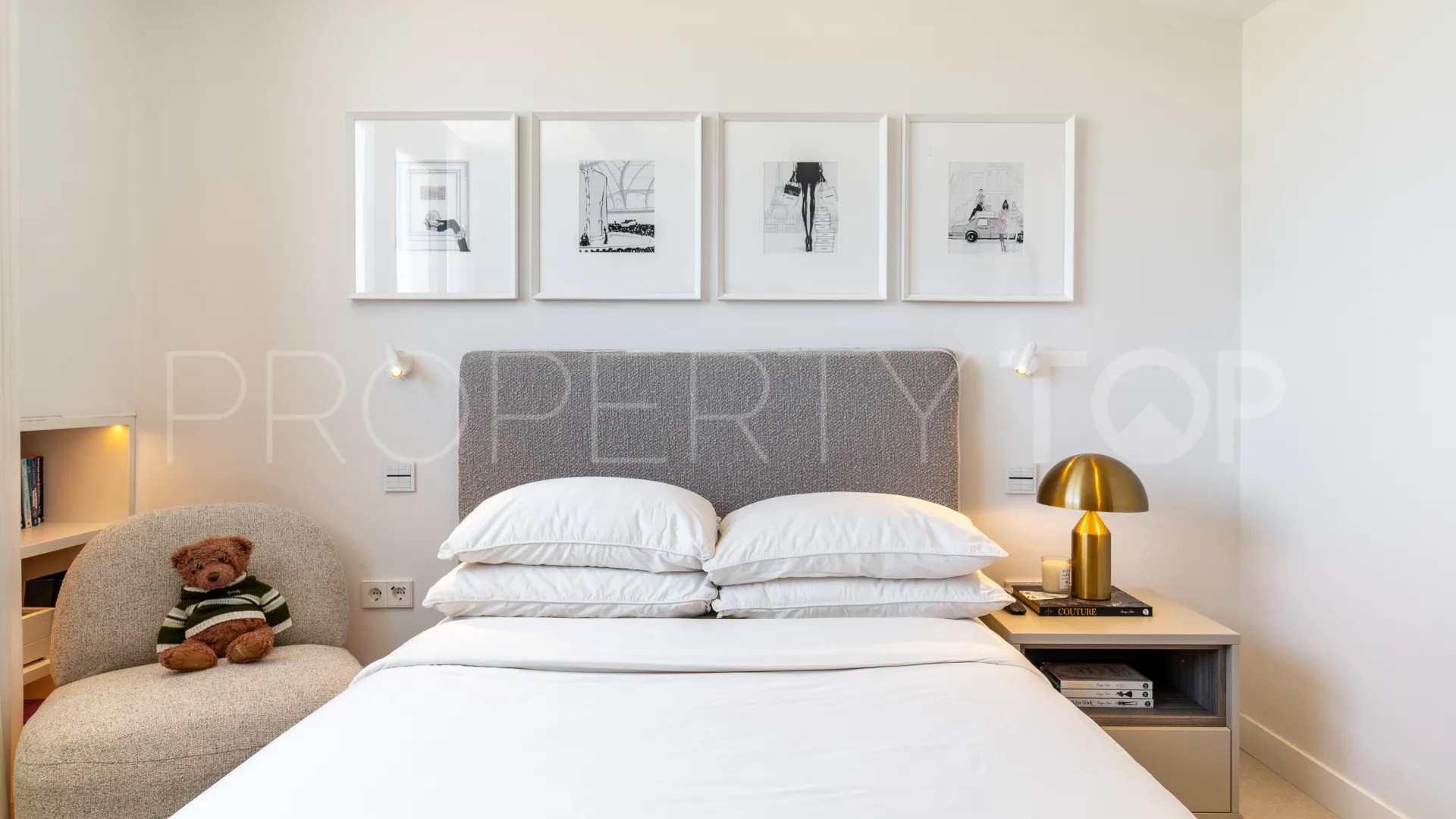 Duplex penthouse with 3 bedrooms for sale in Jardines de las Fuentes