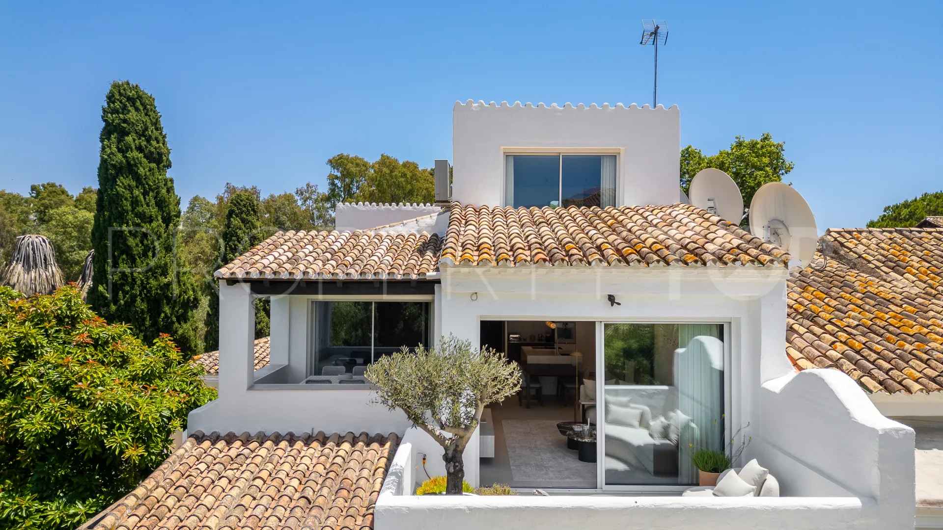 Duplex penthouse with 3 bedrooms for sale in Jardines de las Fuentes