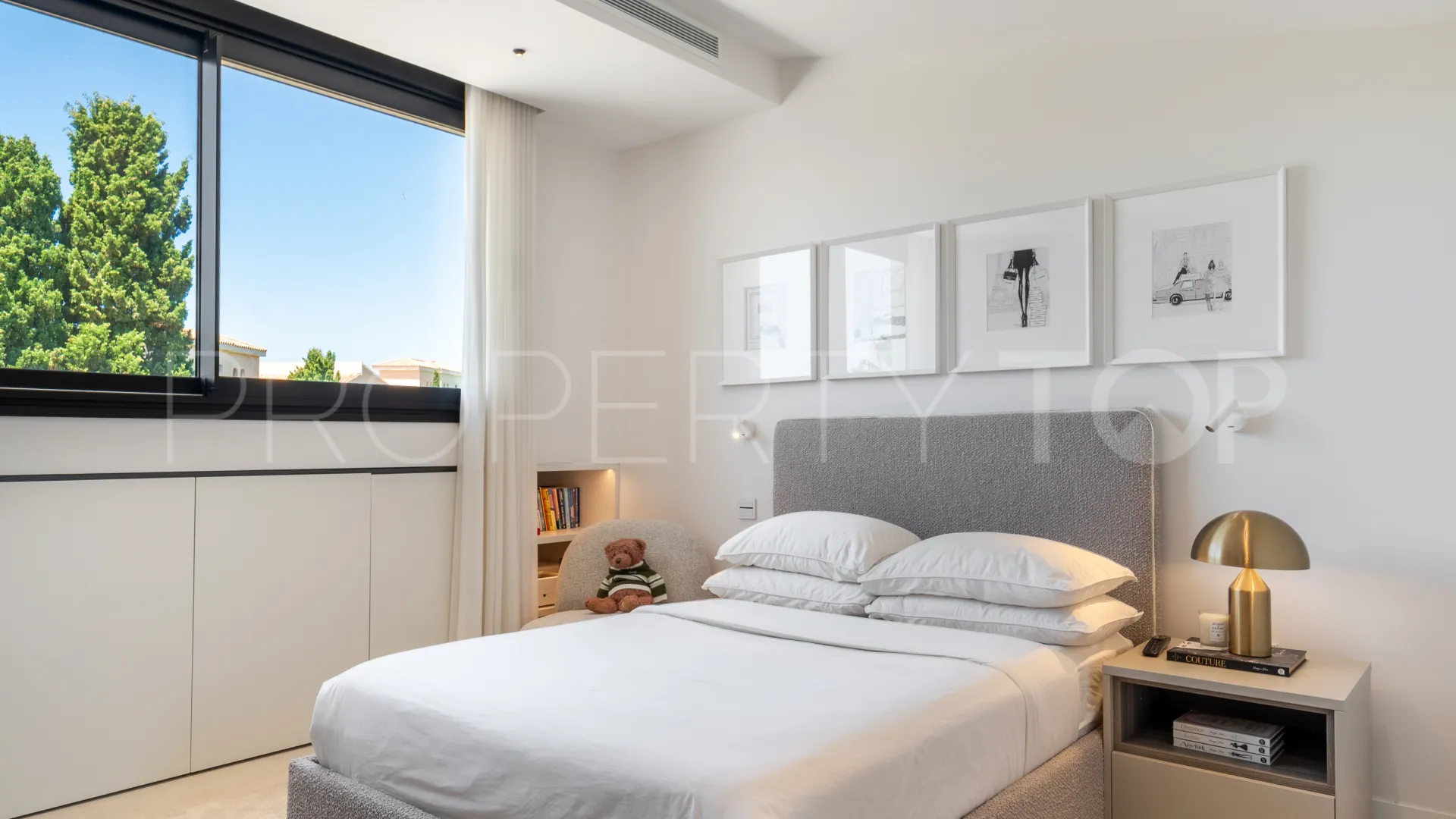 Duplex penthouse with 3 bedrooms for sale in Jardines de las Fuentes