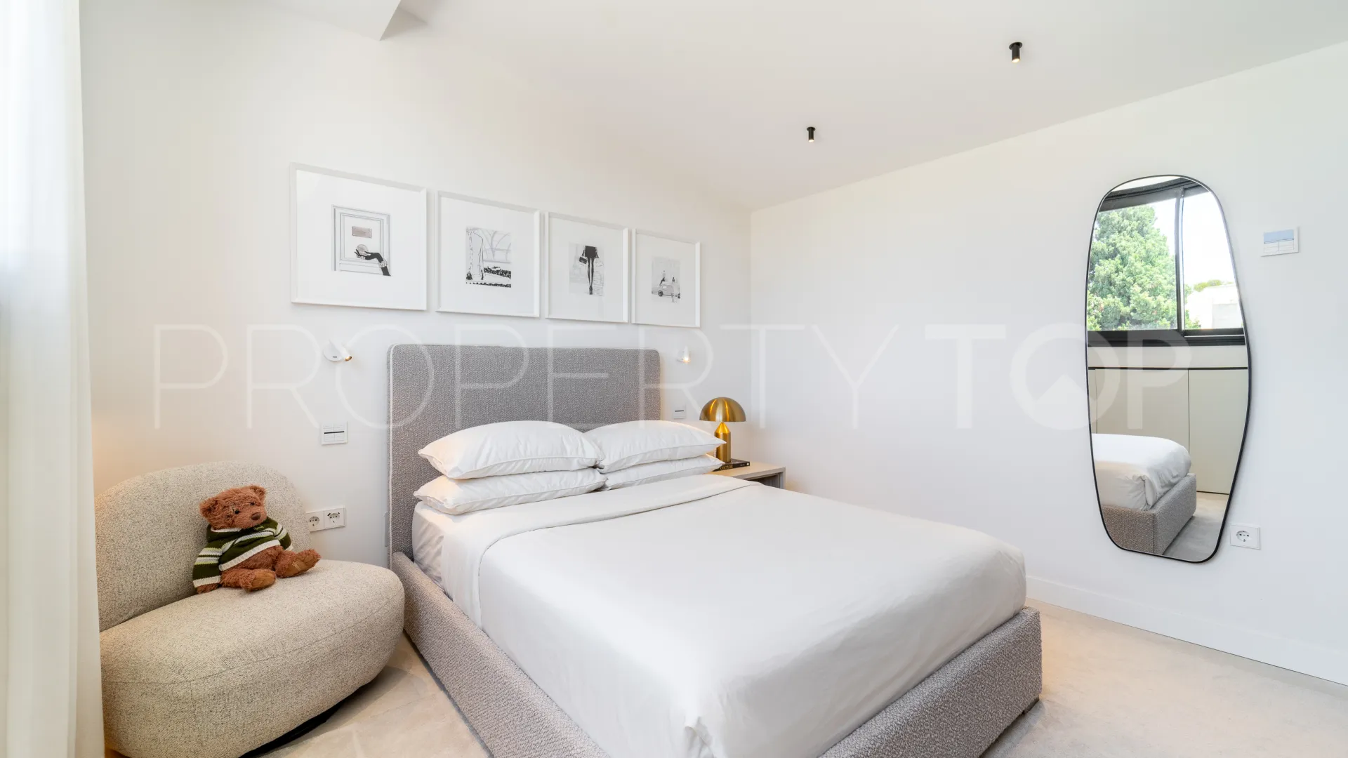 Duplex penthouse with 3 bedrooms for sale in Jardines de las Fuentes
