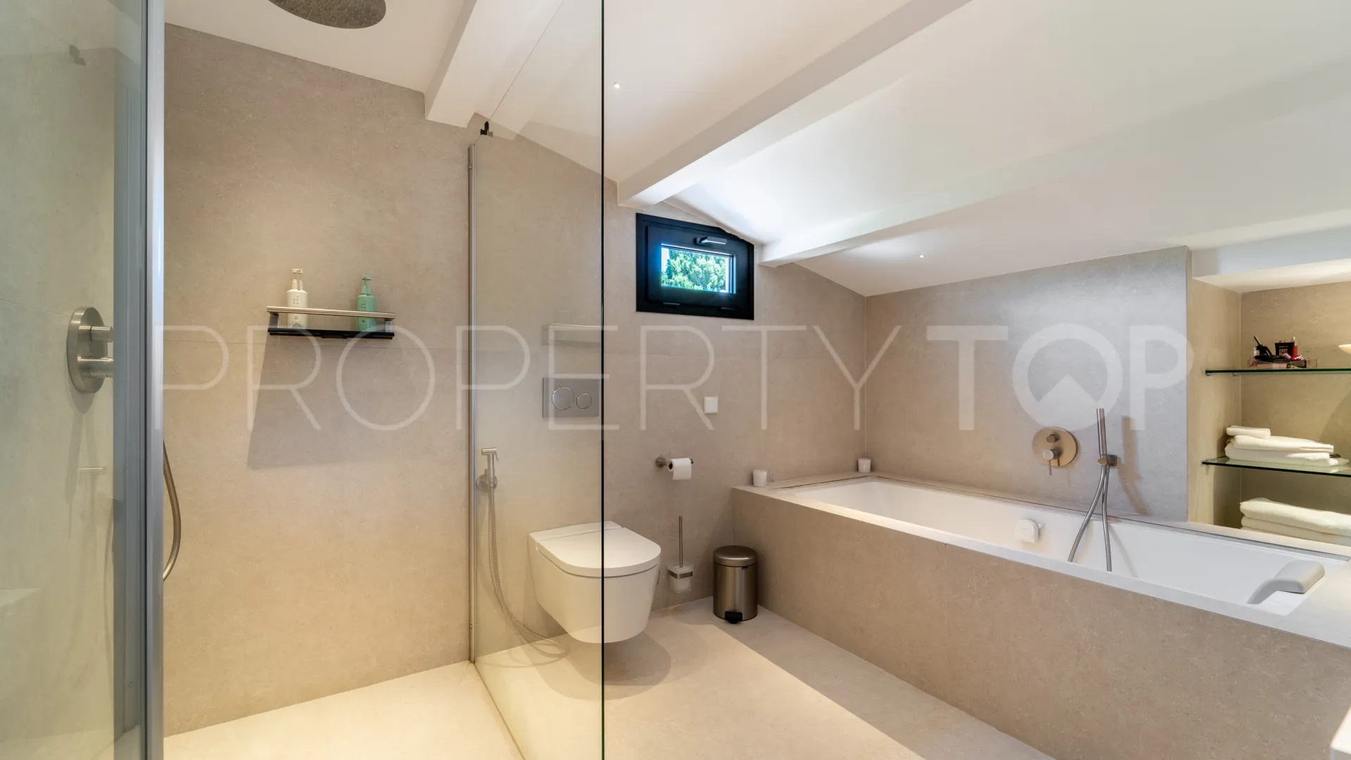 Duplex penthouse with 3 bedrooms for sale in Jardines de las Fuentes